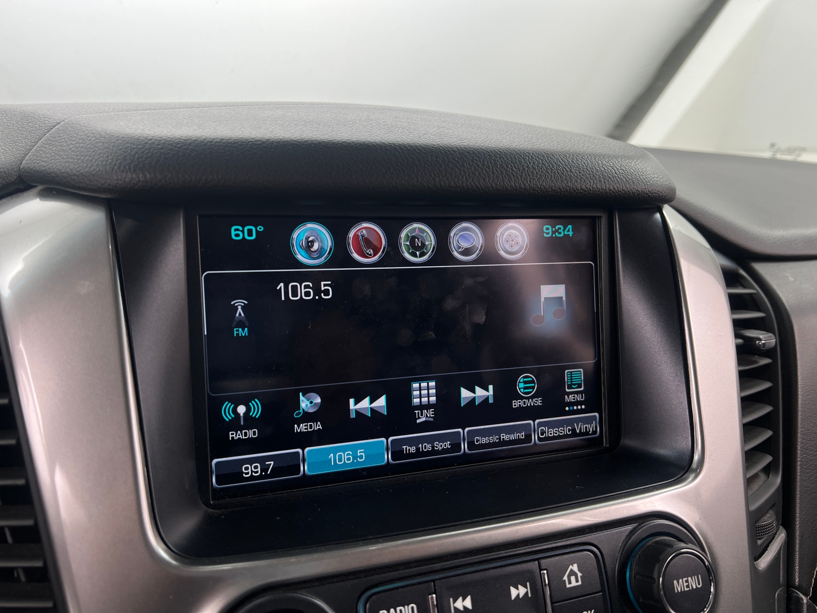 Thumbnail: 2016 Chevrolet Tahoe - 3