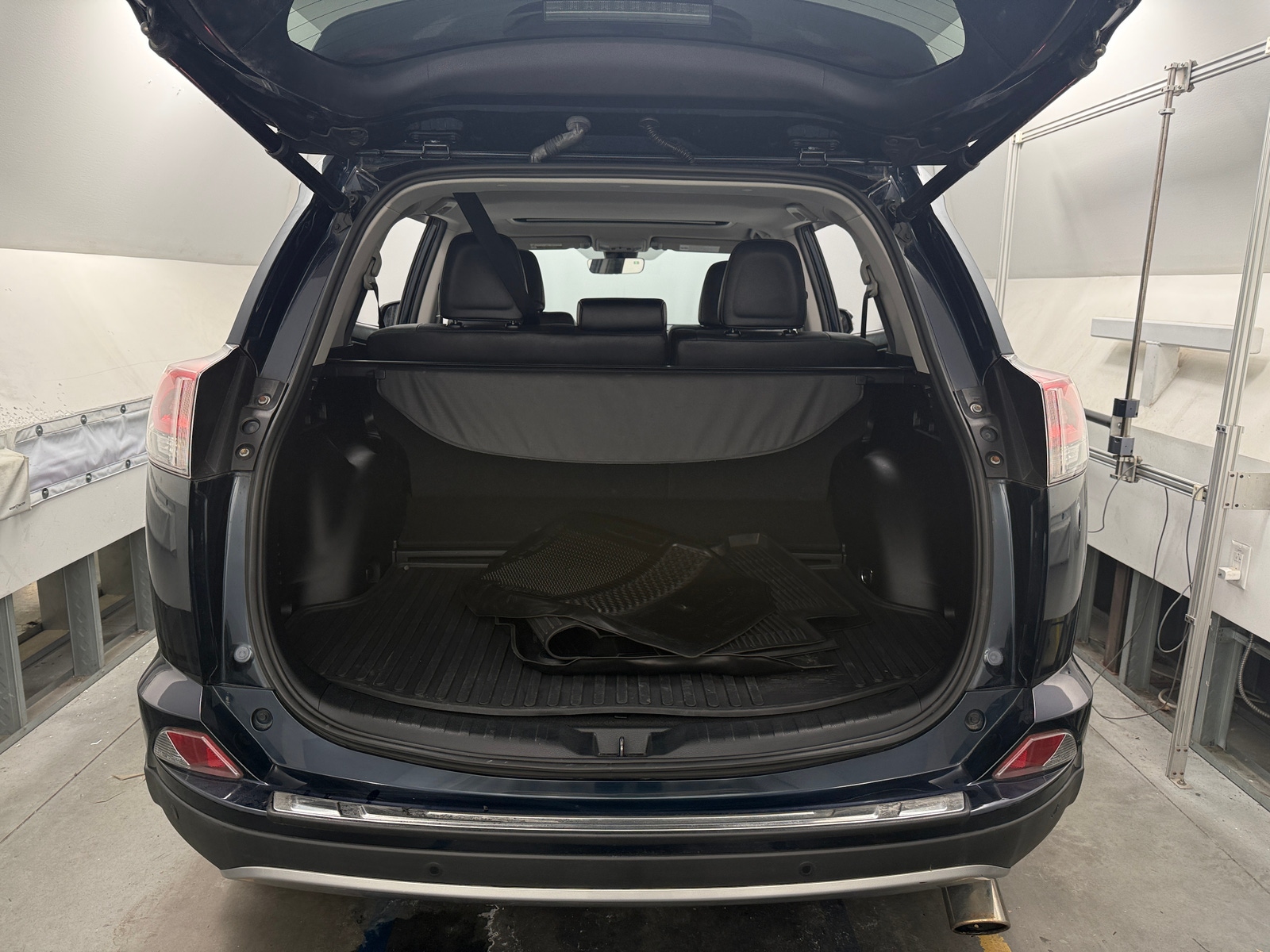 Thumbnail: 2018 Toyota RAV4 - 6