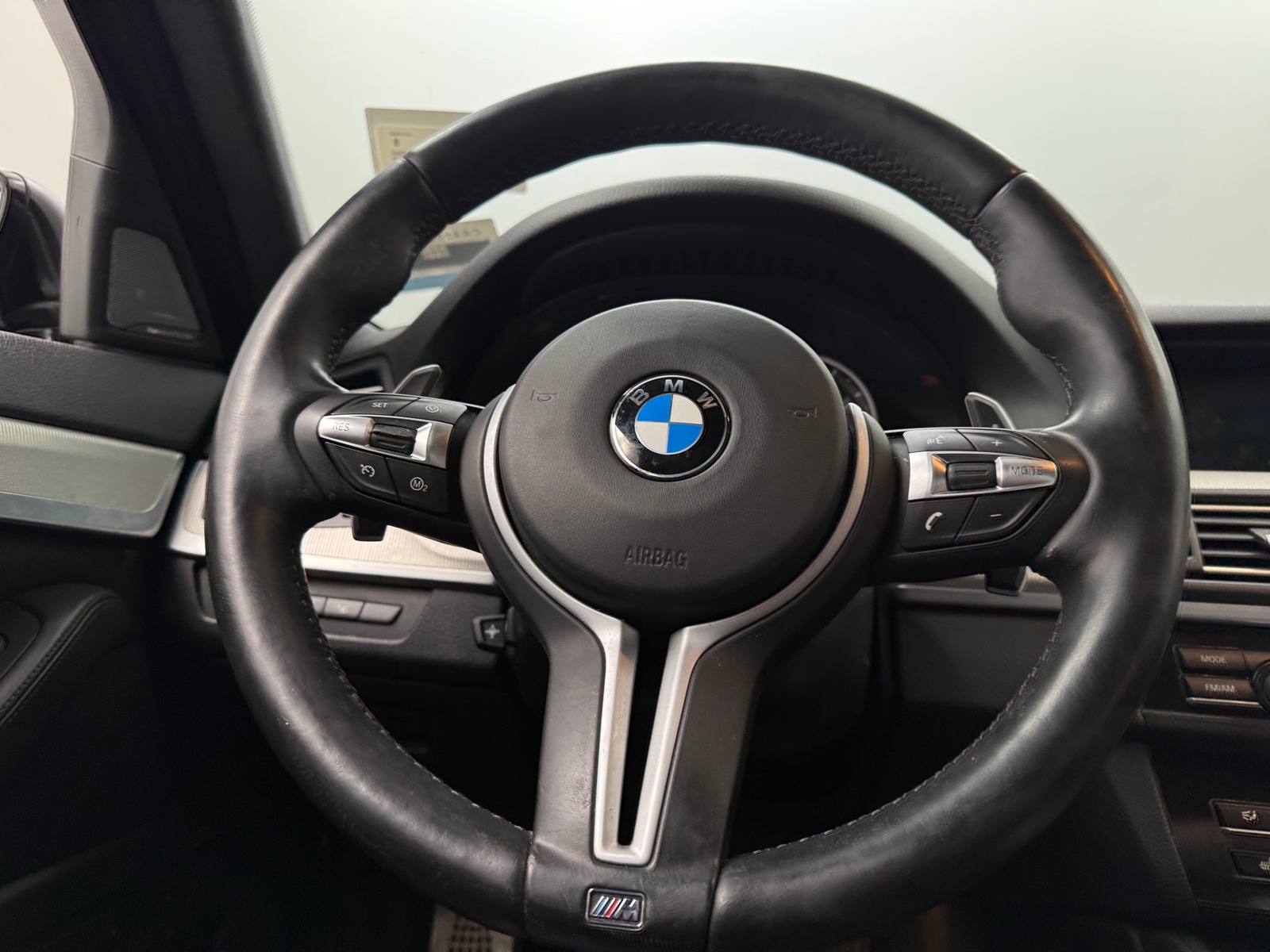 Thumbnail: 2014 BMW M5 - 4