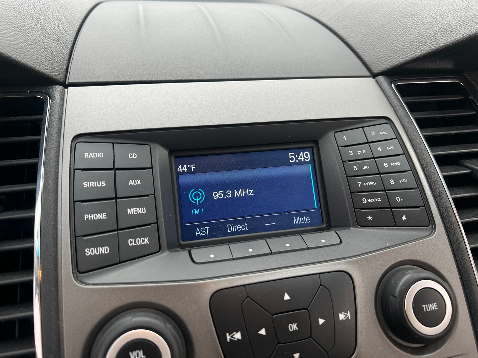 Thumbnail: 2019 Ford Taurus - 4