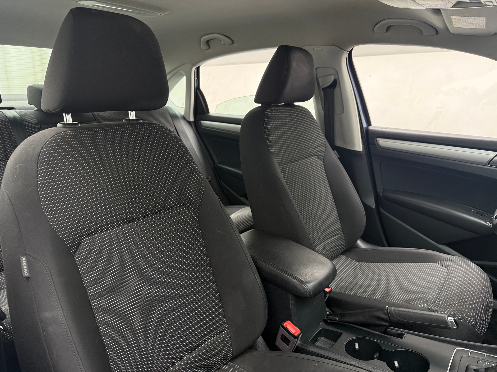 Thumbnail: 2017 Volkswagen Passat - 2