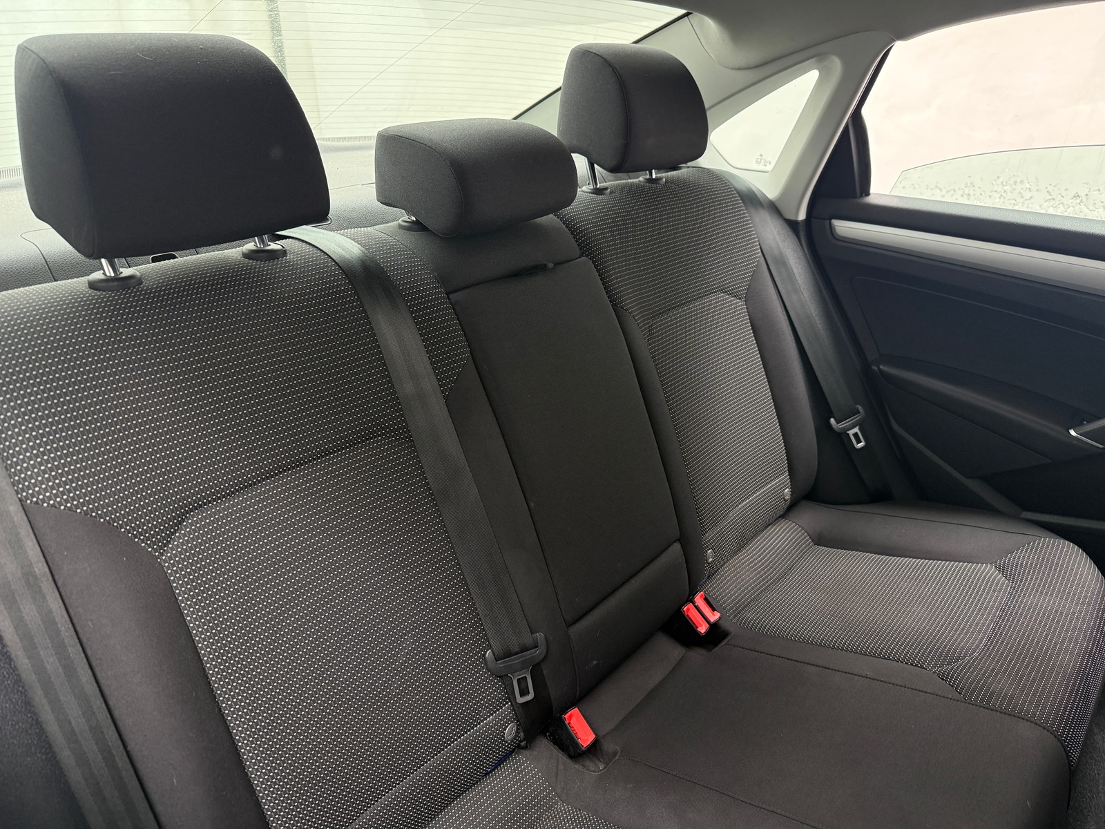 Thumbnail: 2017 Volkswagen Passat - 6