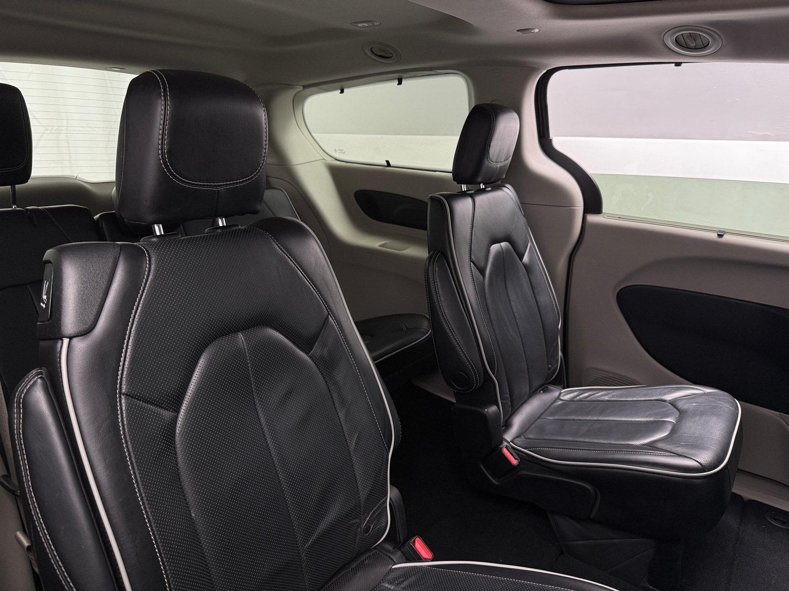 Thumbnail: 2023 Chrysler Pacifica - 5