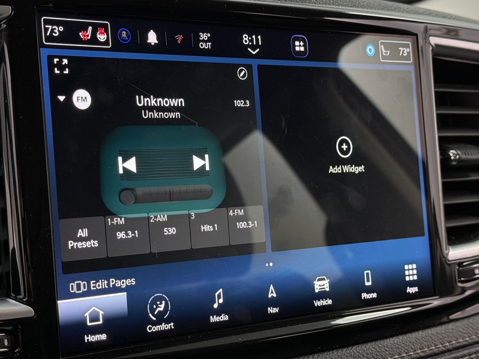 Thumbnail: 2023 Chrysler Pacifica - 3