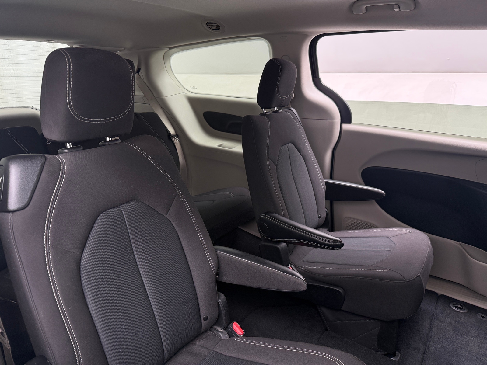 Thumbnail: 2024 Chrysler Voyager - 6