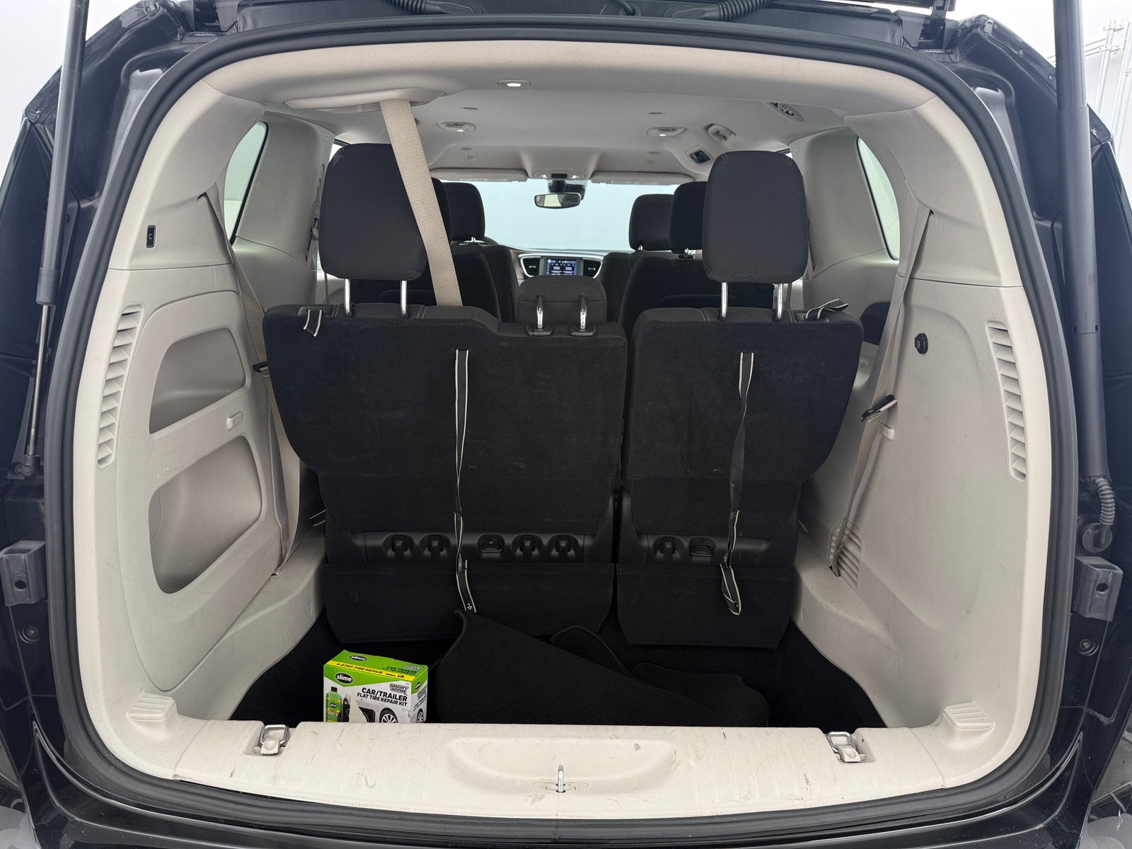 Thumbnail: 2024 Chrysler Voyager - 7