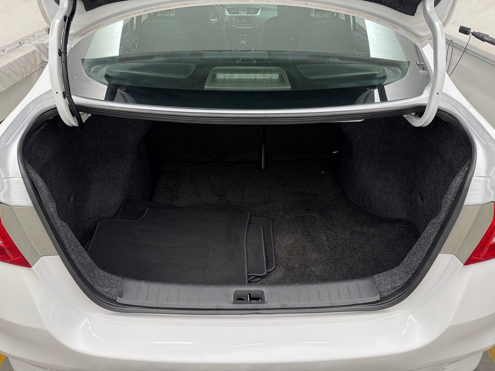 Thumbnail: 2019 Nissan Sentra - 6