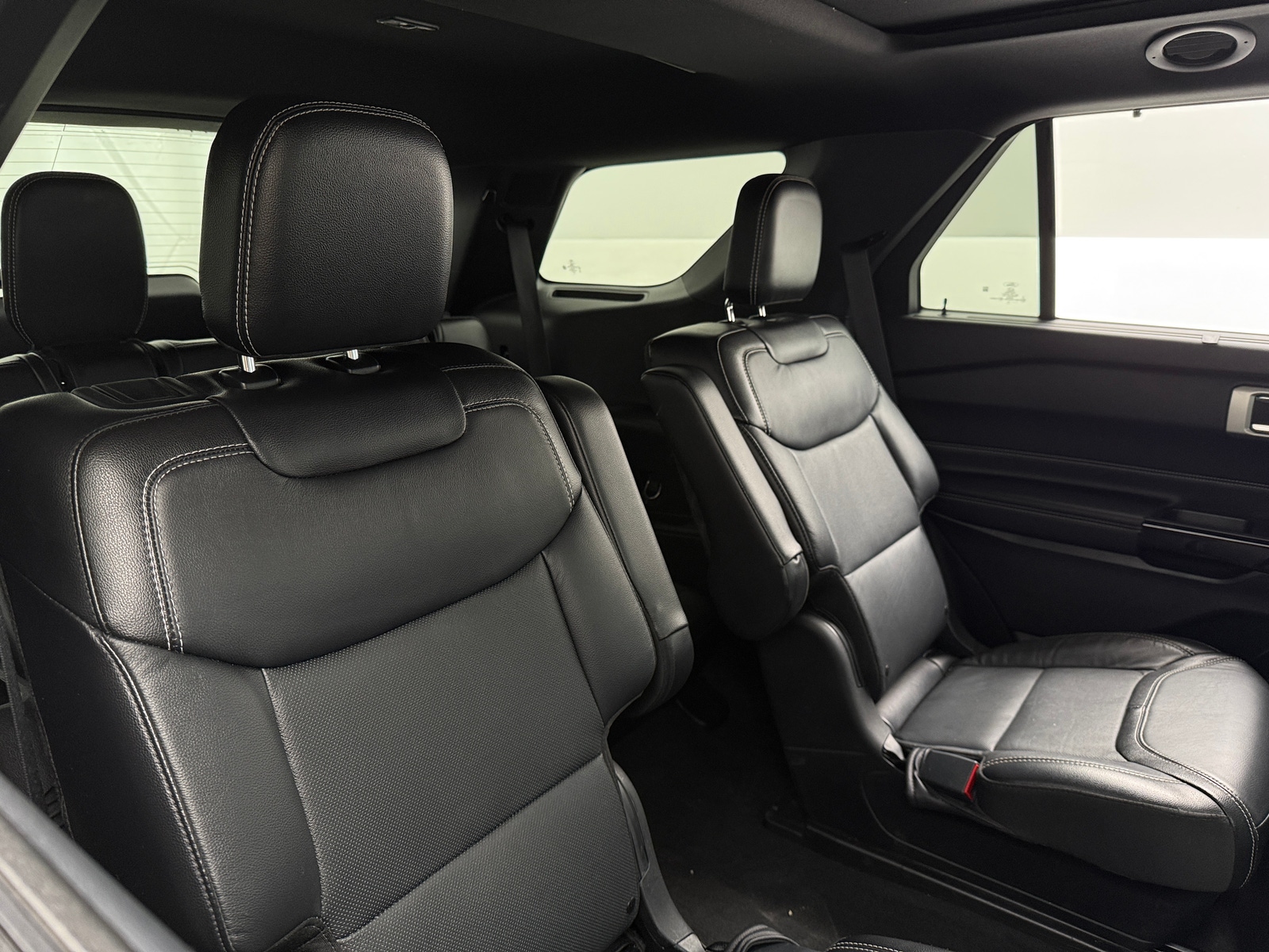 Thumbnail: 2022 Ford Explorer - 5