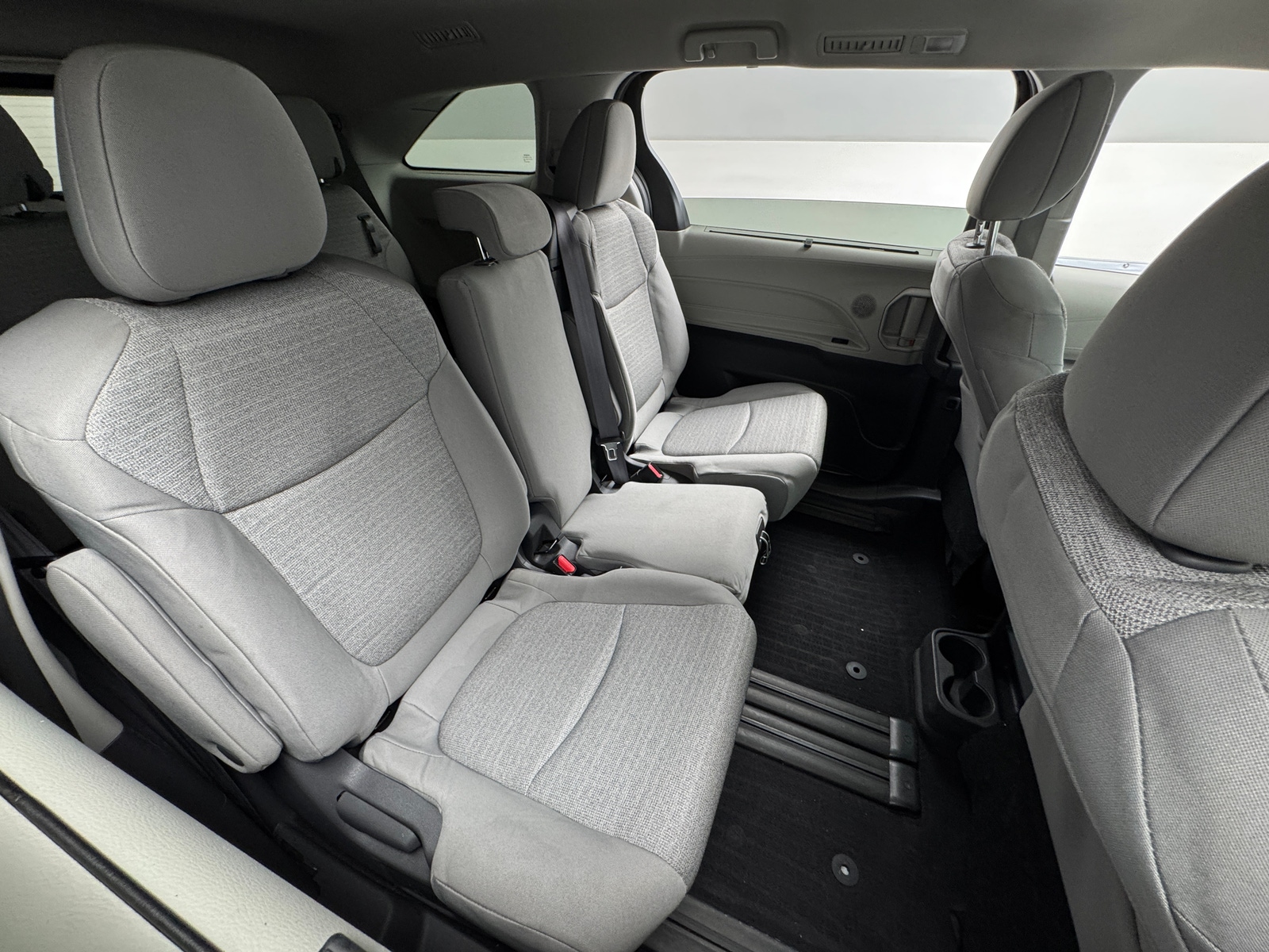 Thumbnail: 2021 Toyota Sienna - 6