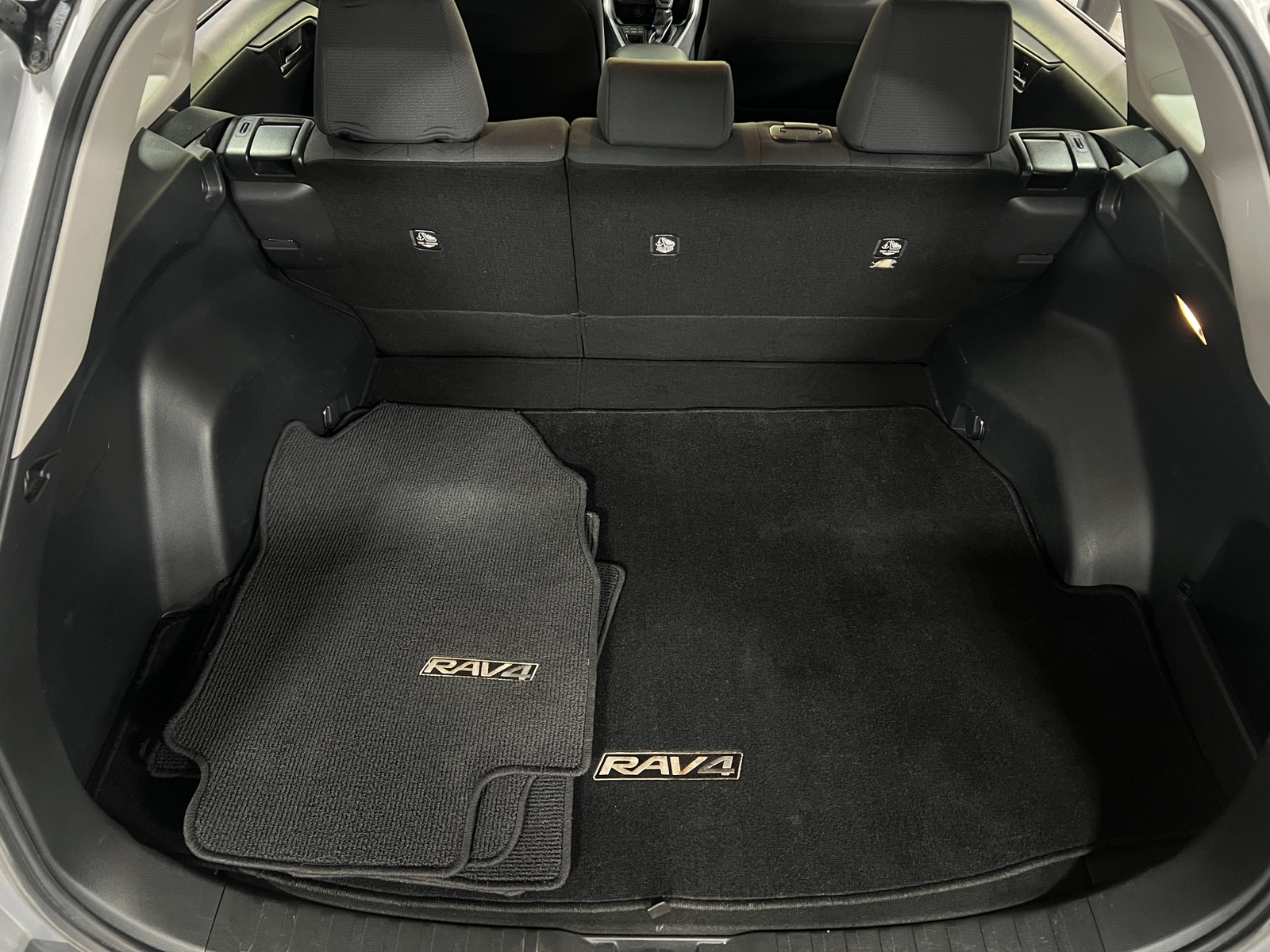 Thumbnail: 2021 Toyota RAV4 - 7