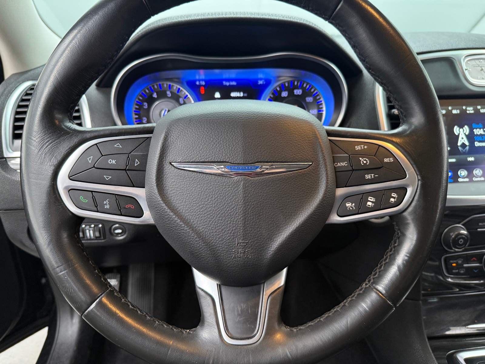 Thumbnail: 2020 Chrysler 300 - 4