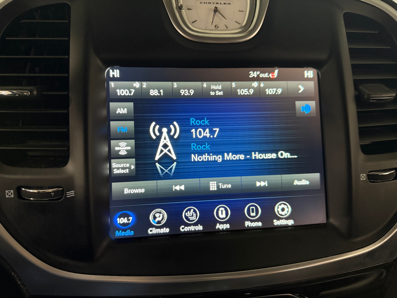 Thumbnail: 2020 Chrysler 300 - 3