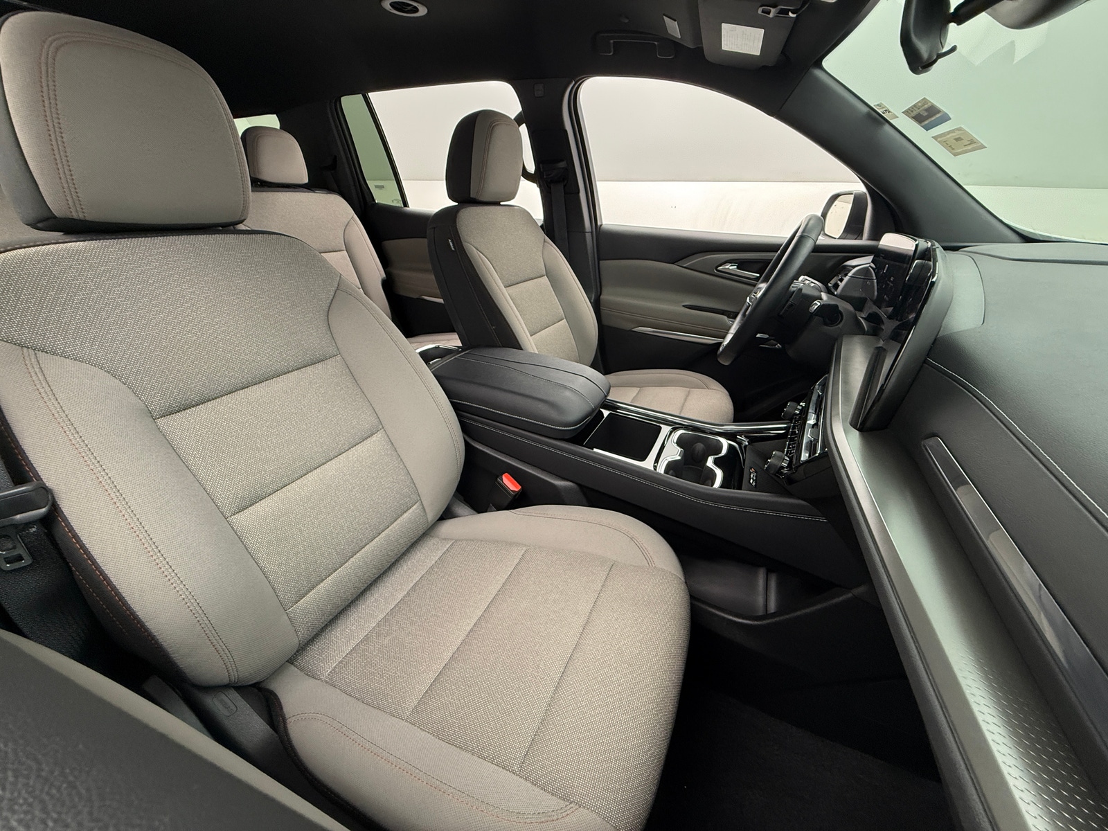 Thumbnail: 2025 Chevrolet Traverse - 2