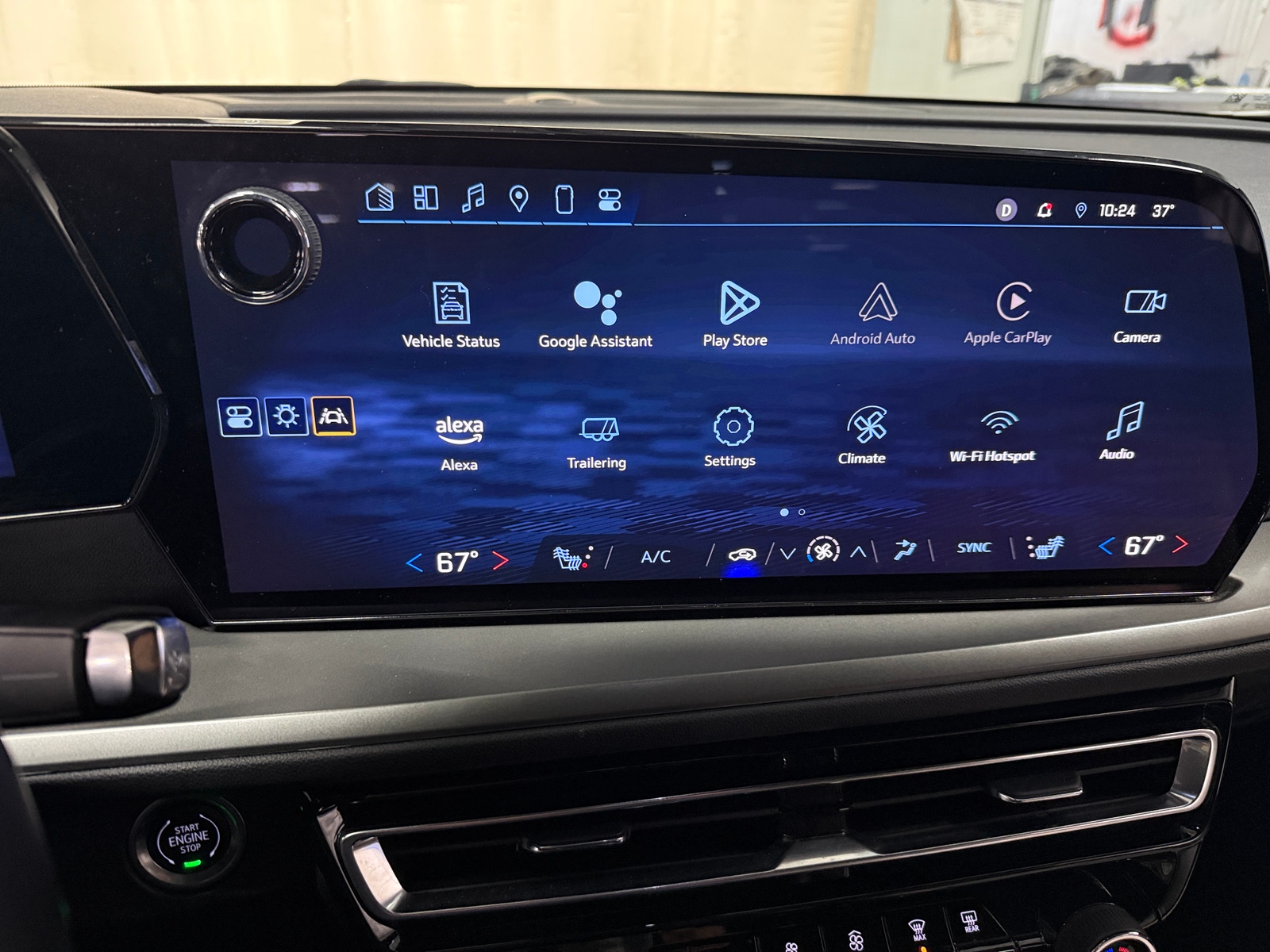 Thumbnail: 2025 Chevrolet Traverse - 4