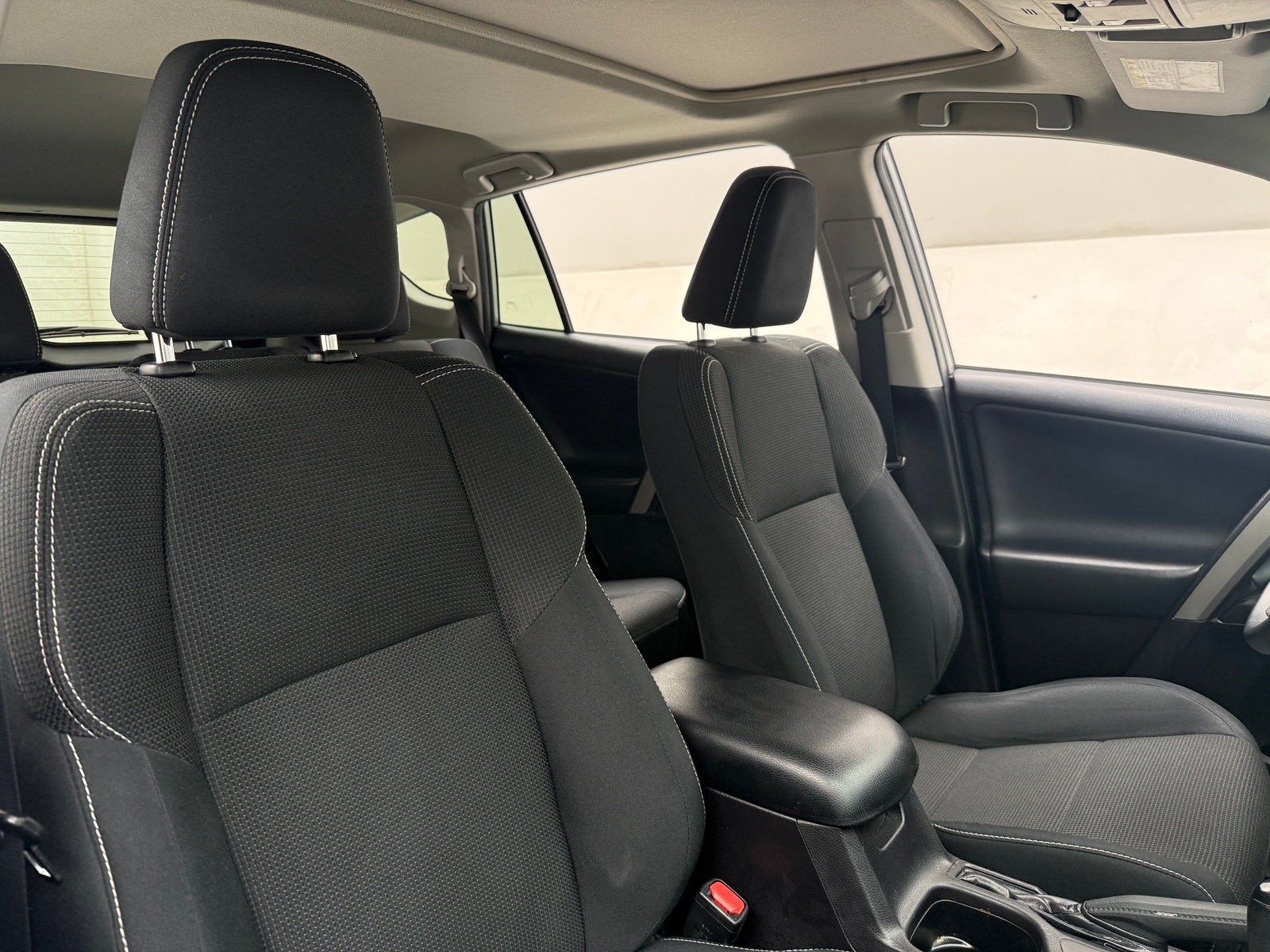 Thumbnail: 2018 Toyota RAV4 - 2