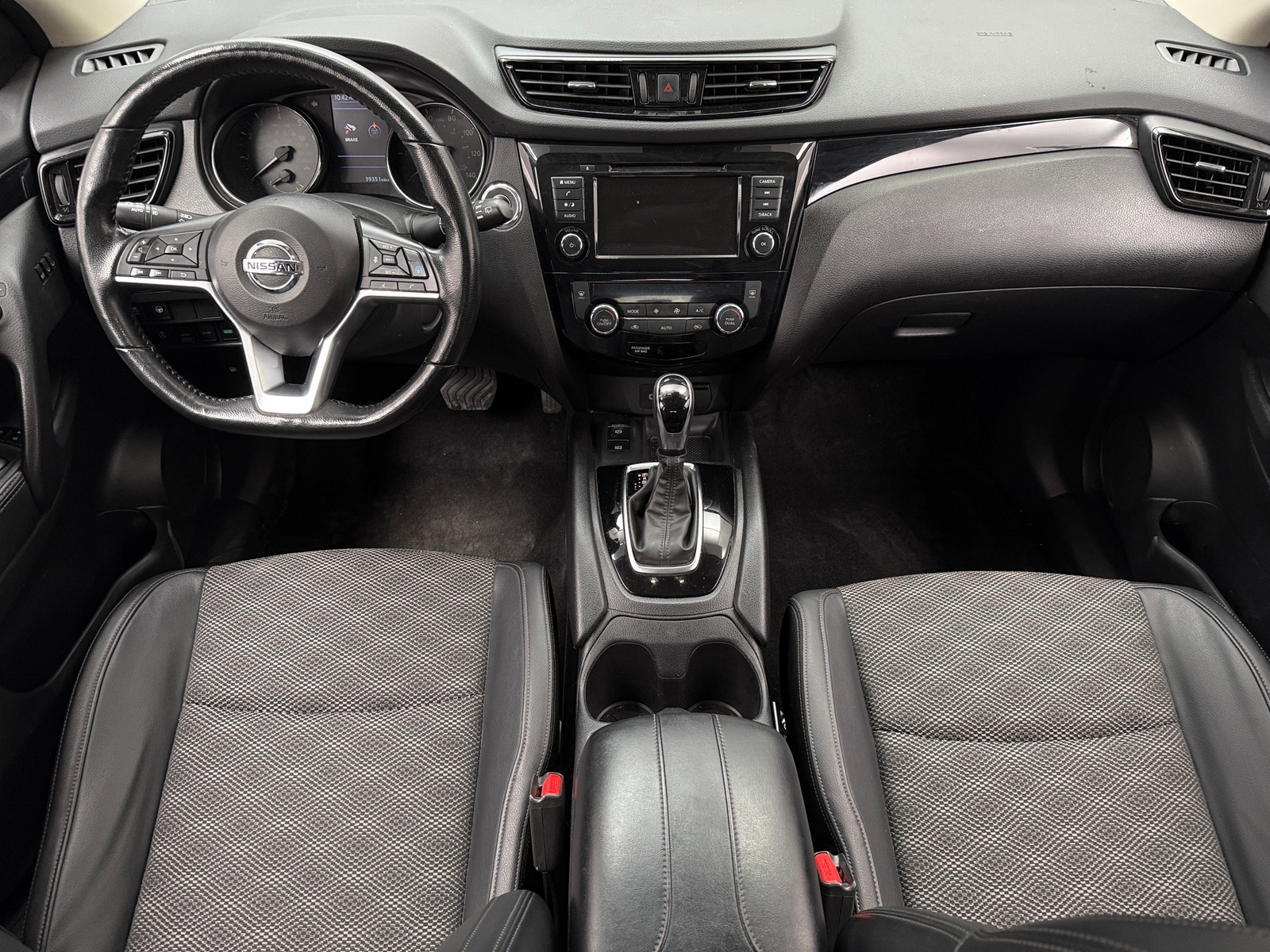 Thumbnail: 2022 Nissan Rogue Sport - 2