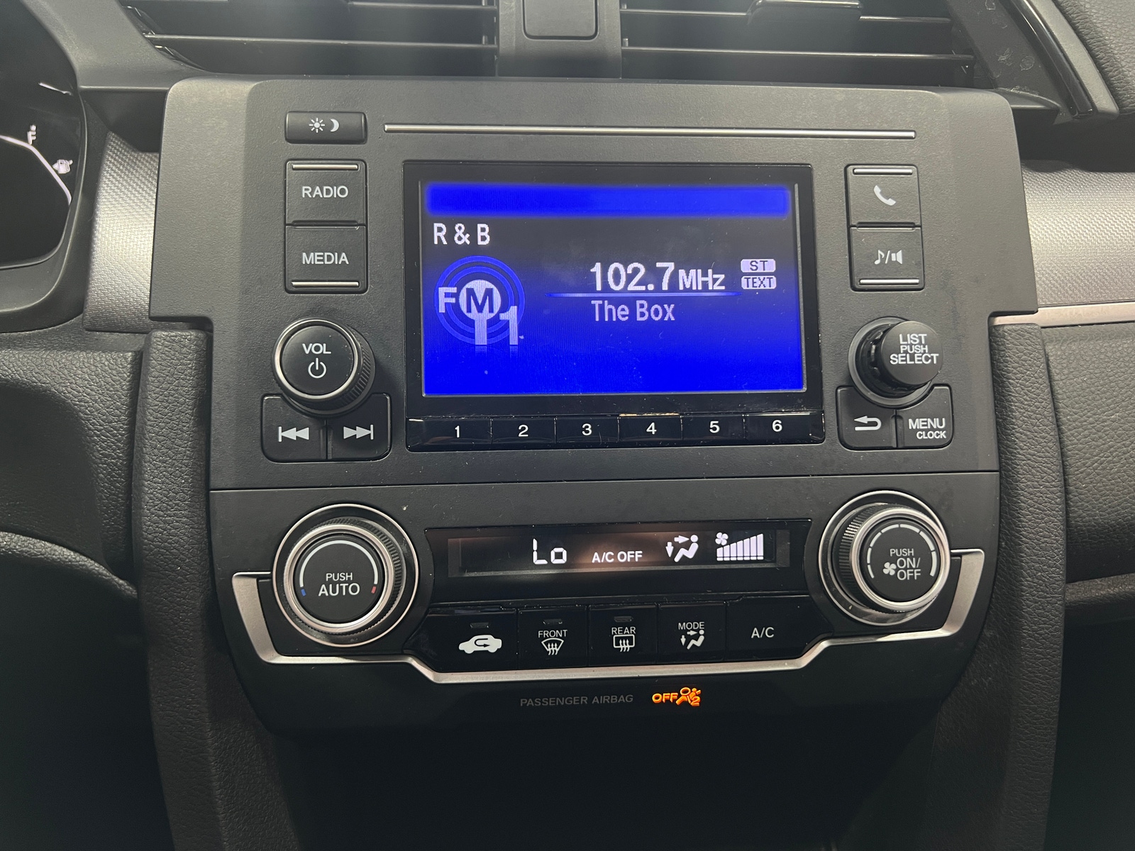 Thumbnail: 2016 Honda Civic - 4