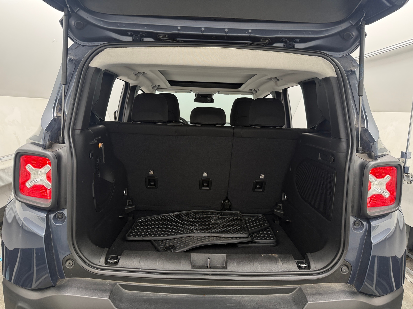 Thumbnail: 2023 Jeep Renegade - 7