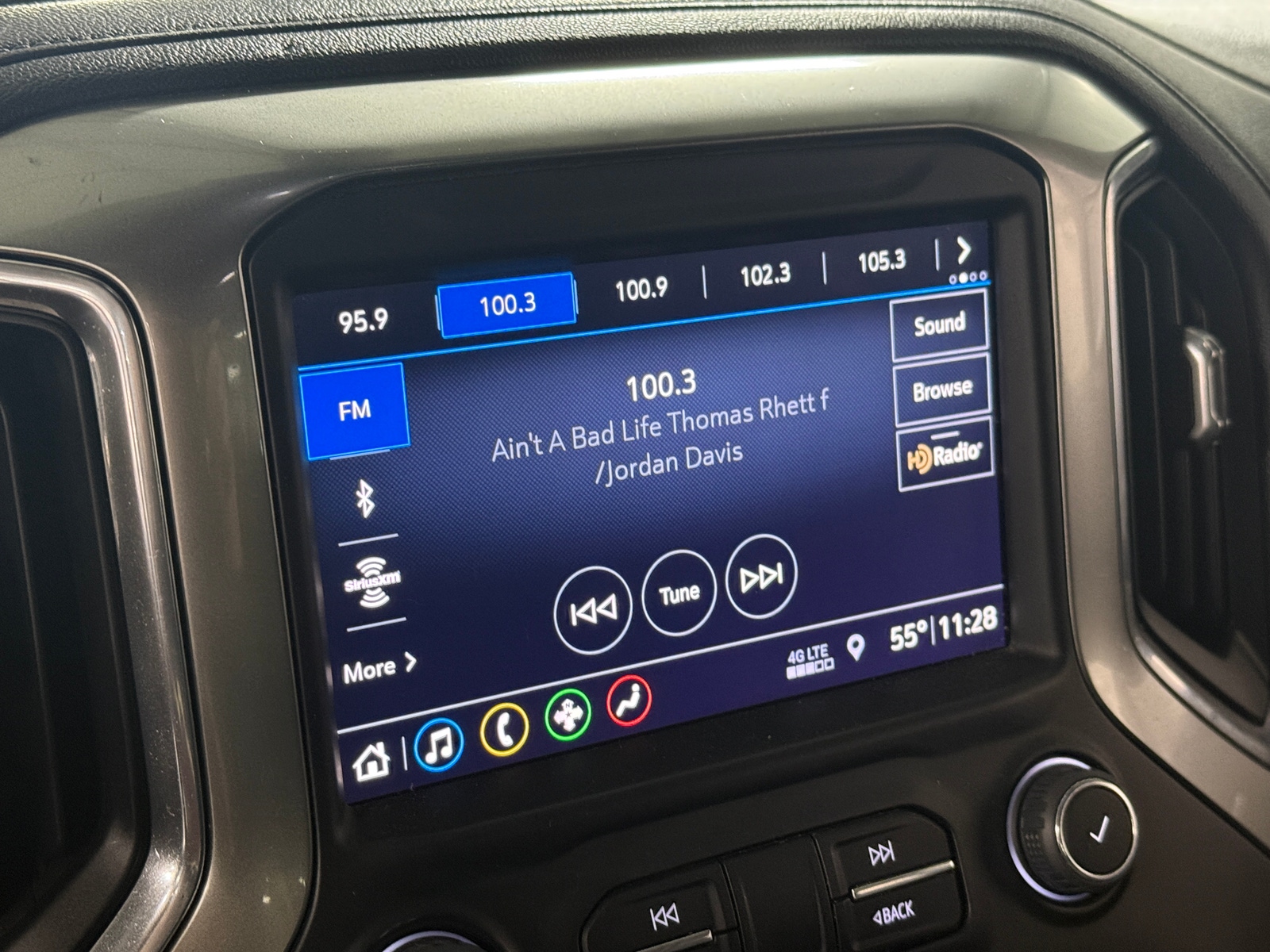 Thumbnail: 2019 Chevrolet Silverado 1500 - 4