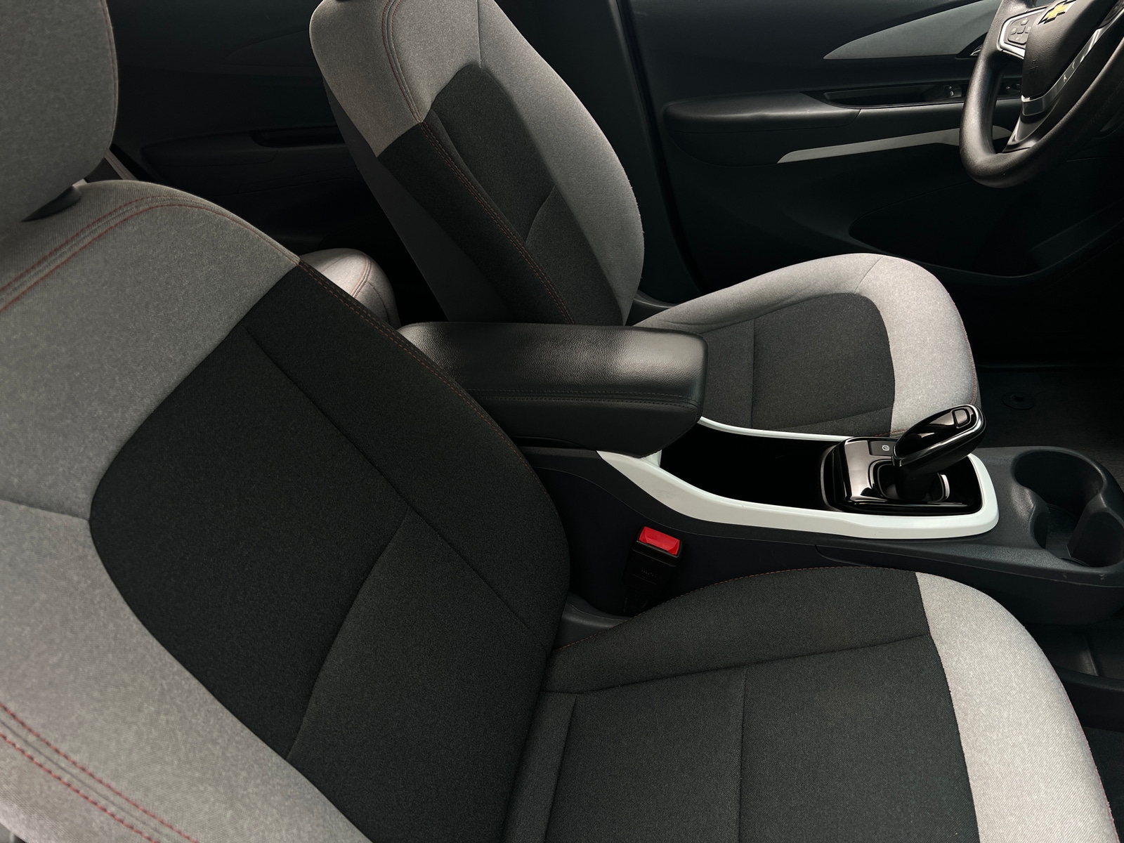 Thumbnail: 2017 Chevrolet Bolt EV - 2