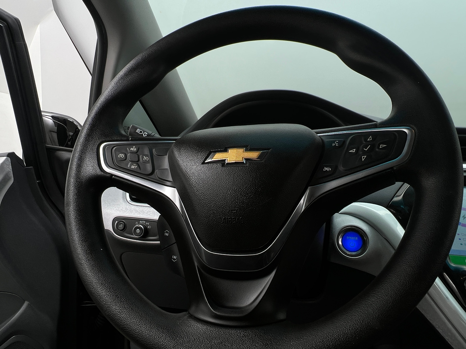 Thumbnail: 2017 Chevrolet Bolt EV - 5