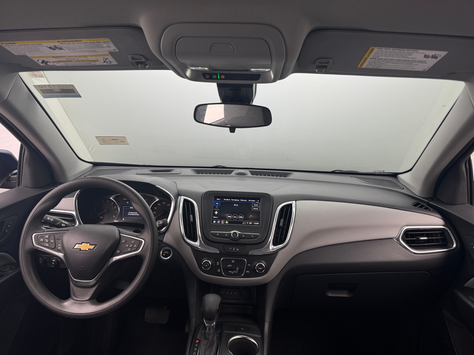 Thumbnail: 2023 Chevrolet Equinox - 3