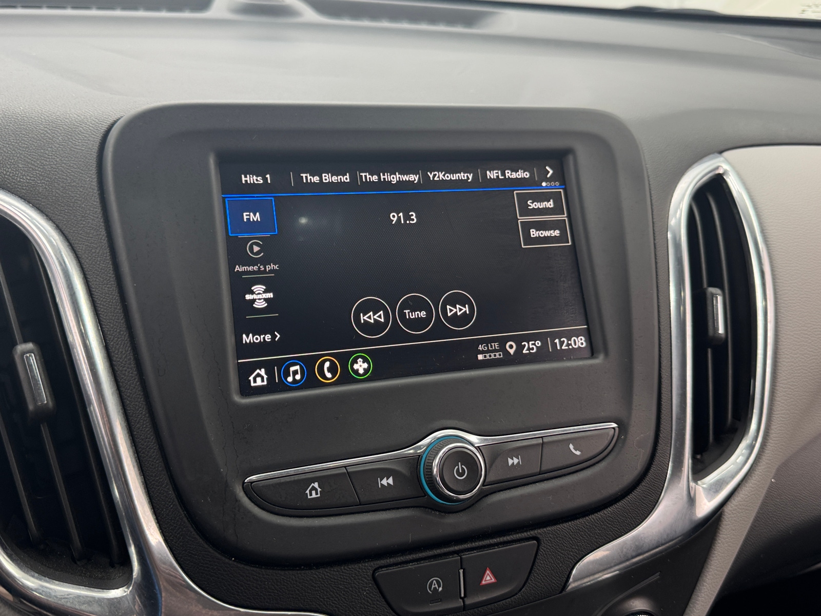 Thumbnail: 2023 Chevrolet Equinox - 4