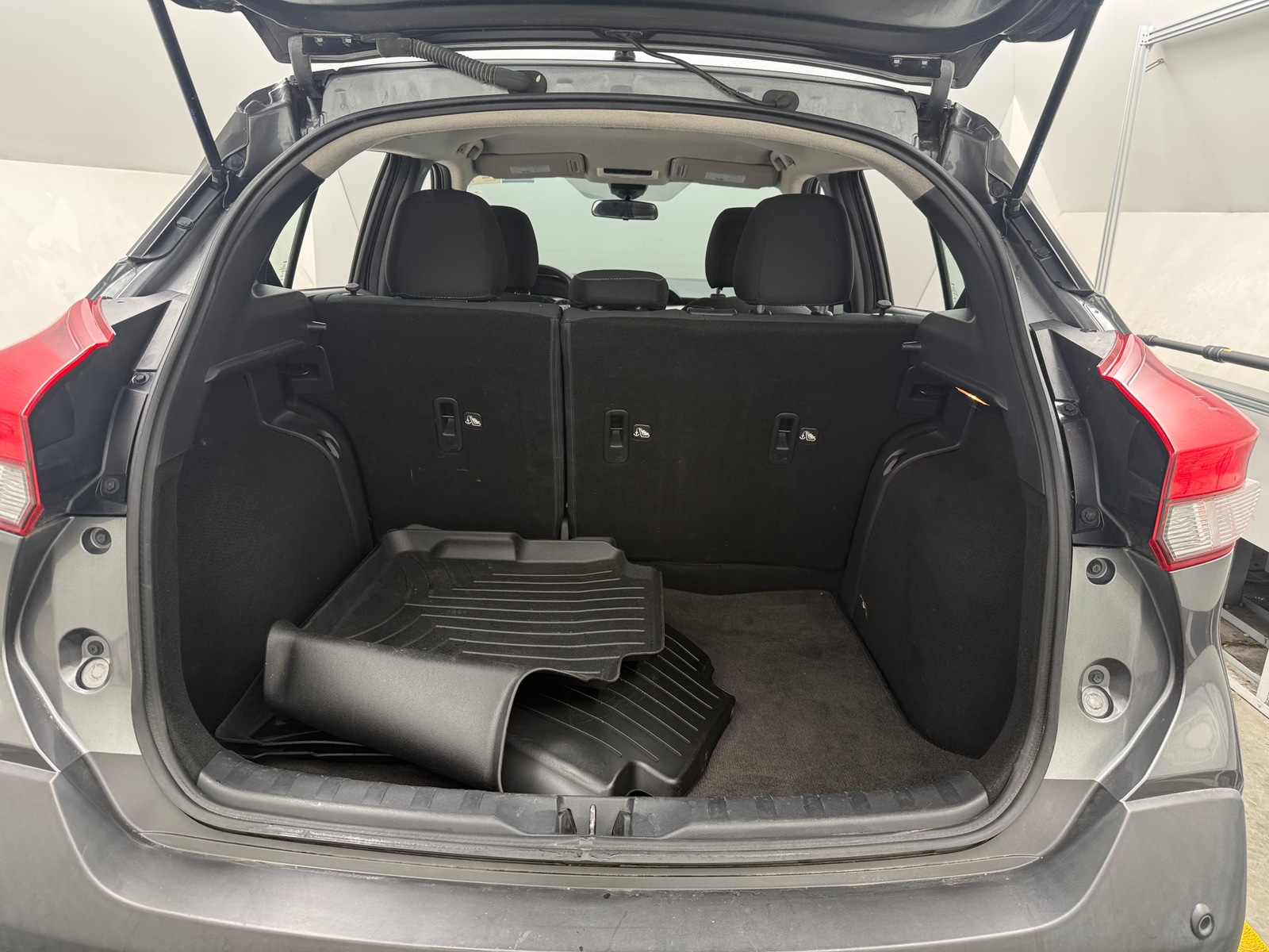 Thumbnail: 2020 Nissan Kicks - 7