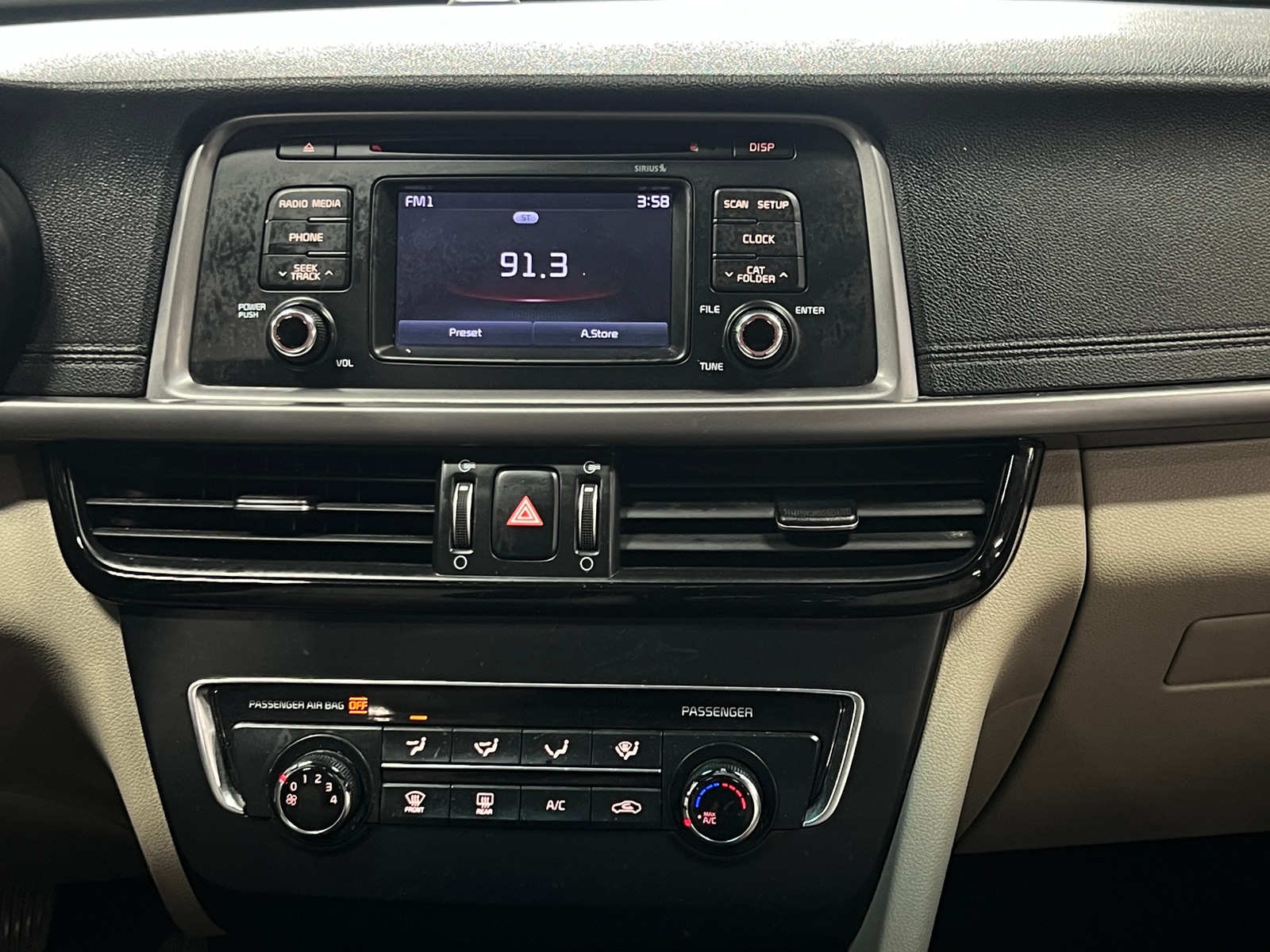 Thumbnail: 2017 Kia Optima - 4