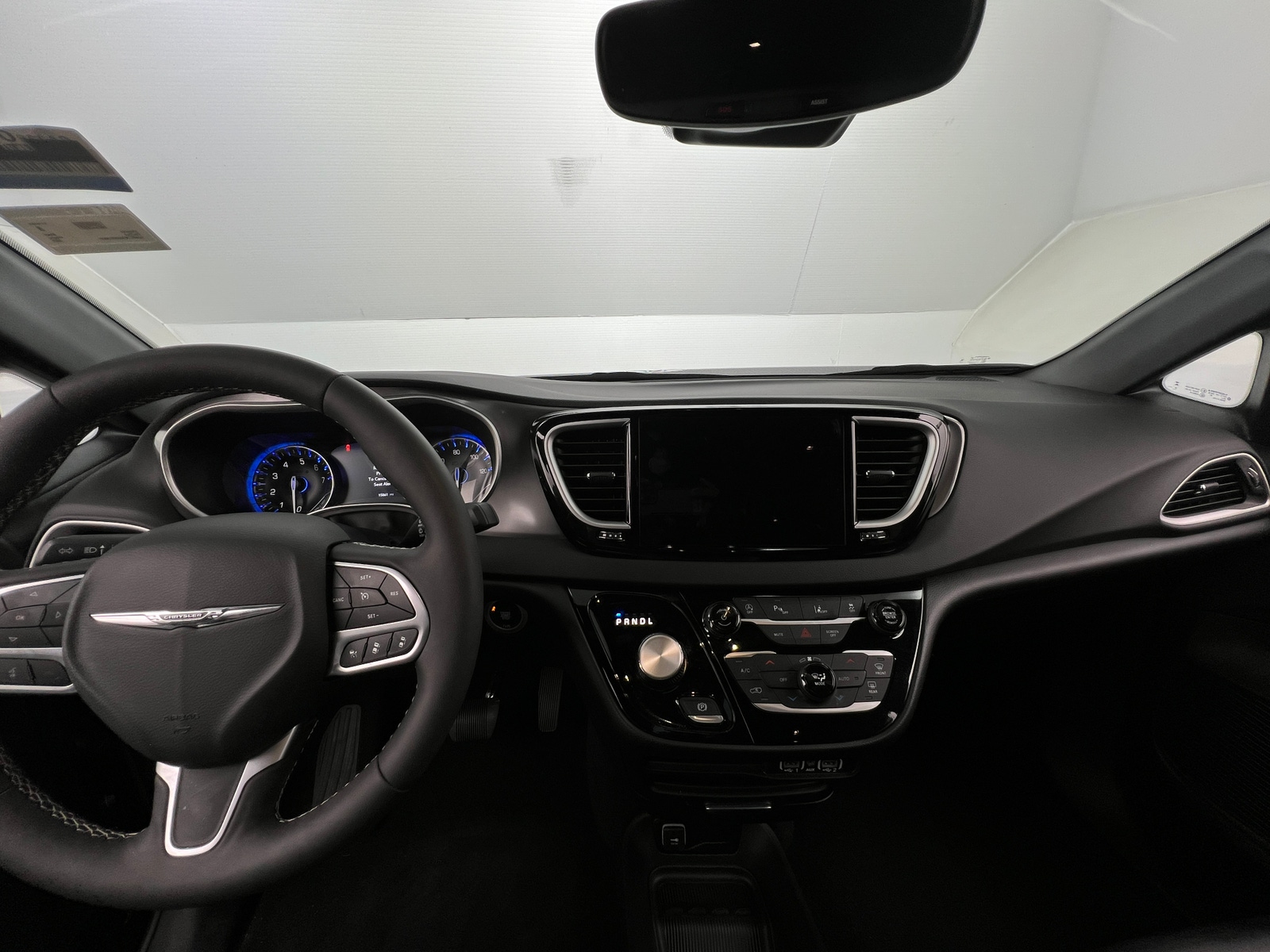 Thumbnail: 2025 Chrysler Pacifica - 2