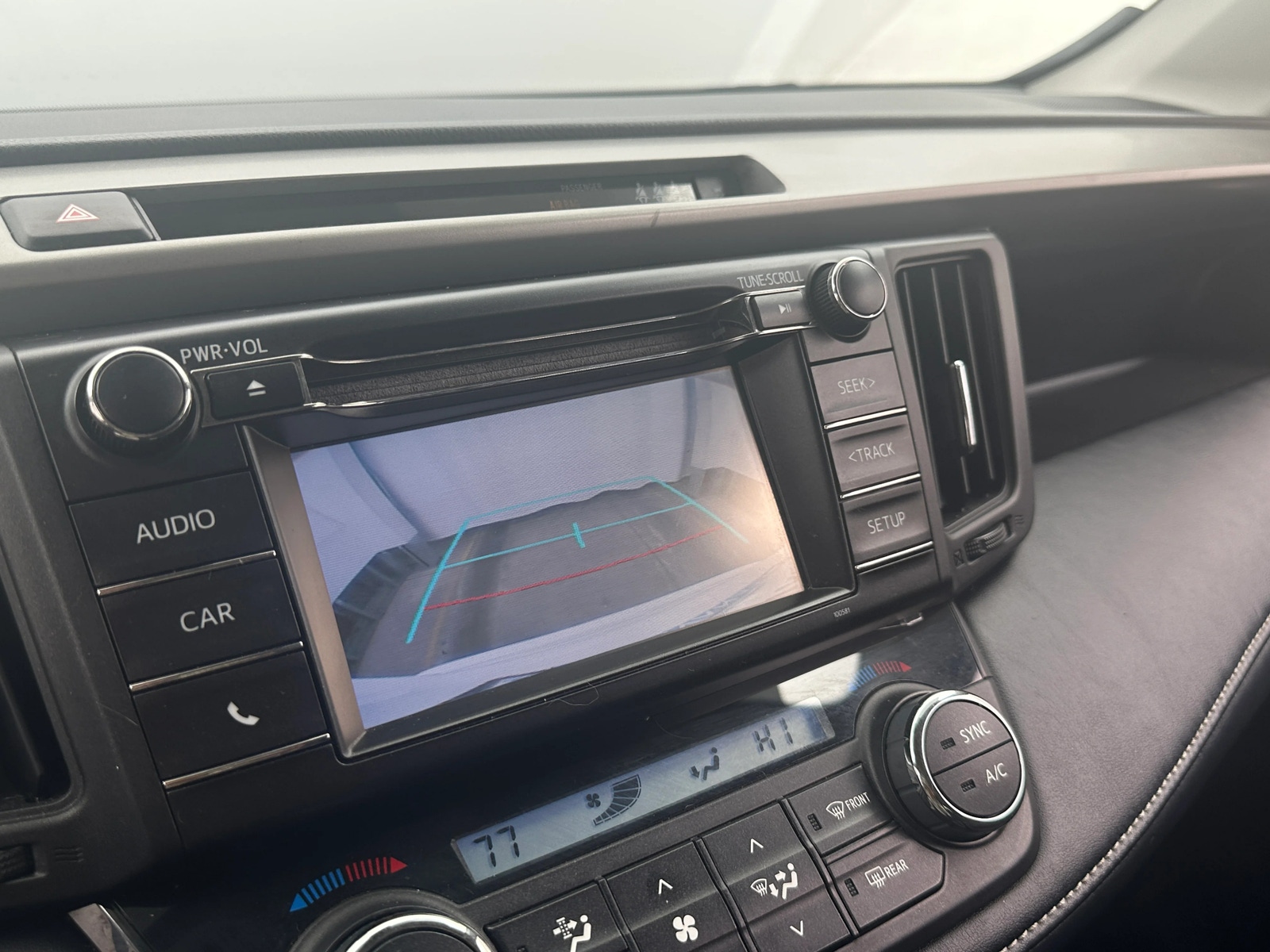 Thumbnail: 2018 Toyota RAV4 - 4