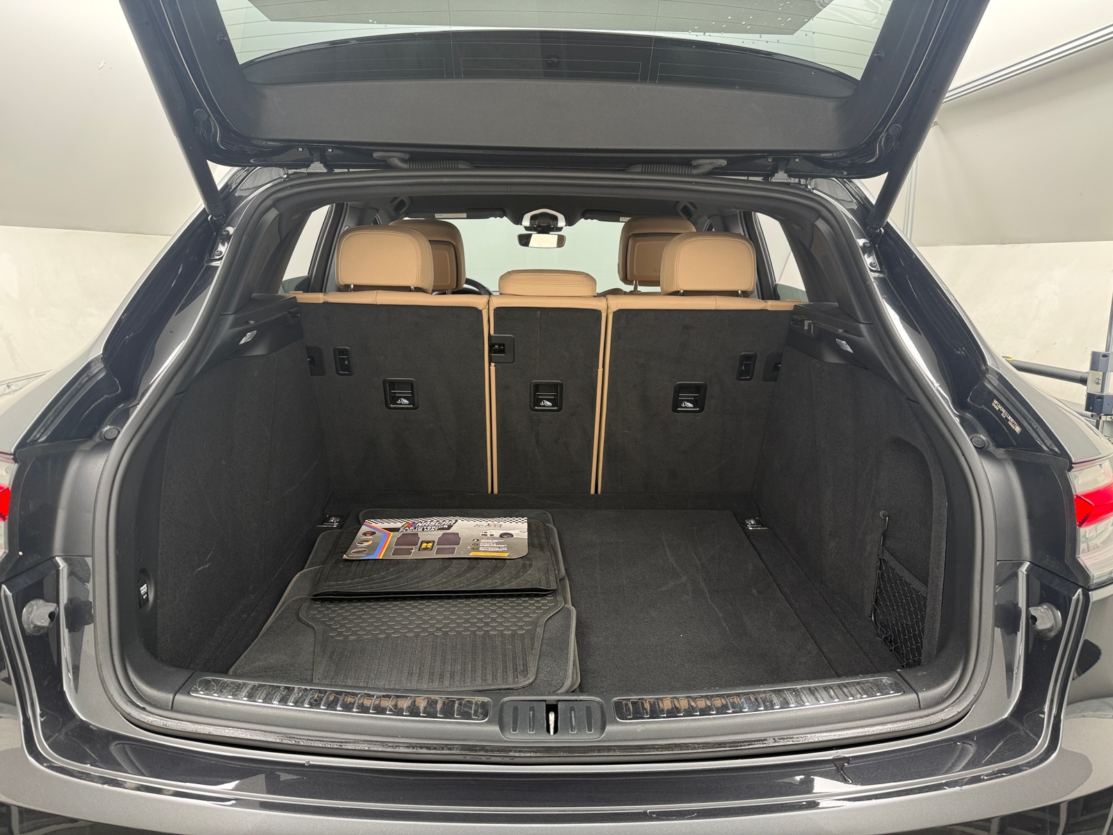 Thumbnail: 2020 Porsche Macan - 6