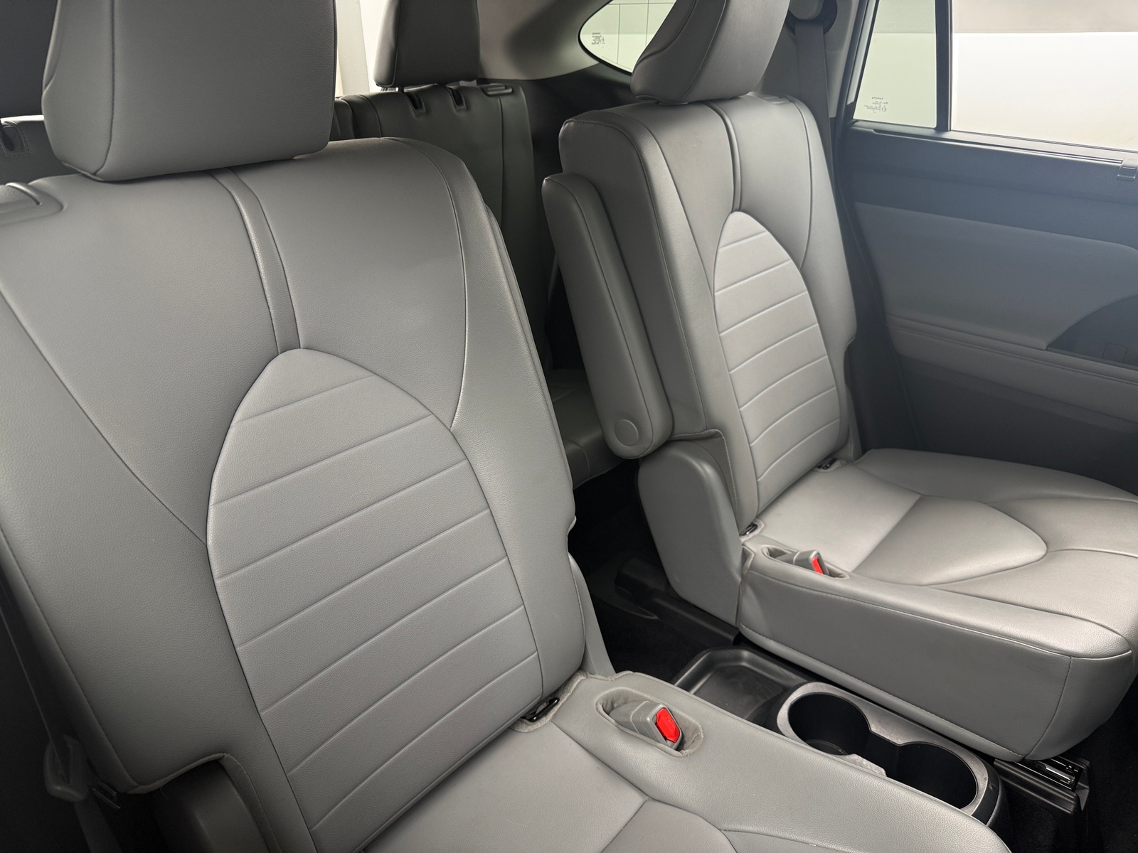 Thumbnail: 2021 Toyota Highlander - 5