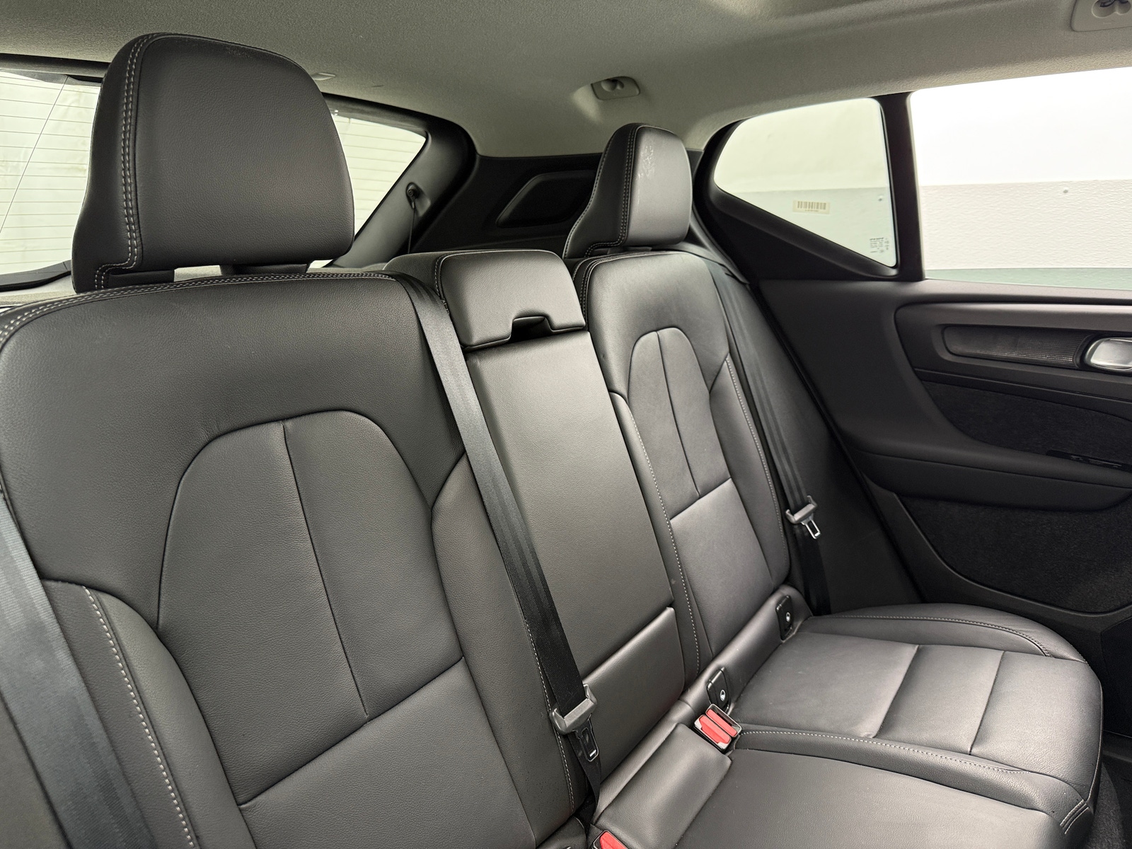 Thumbnail: 2025 Volvo XC40 - 5