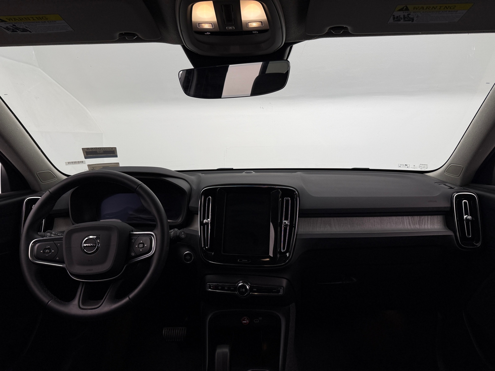 Thumbnail: 2025 Volvo XC40 - 2