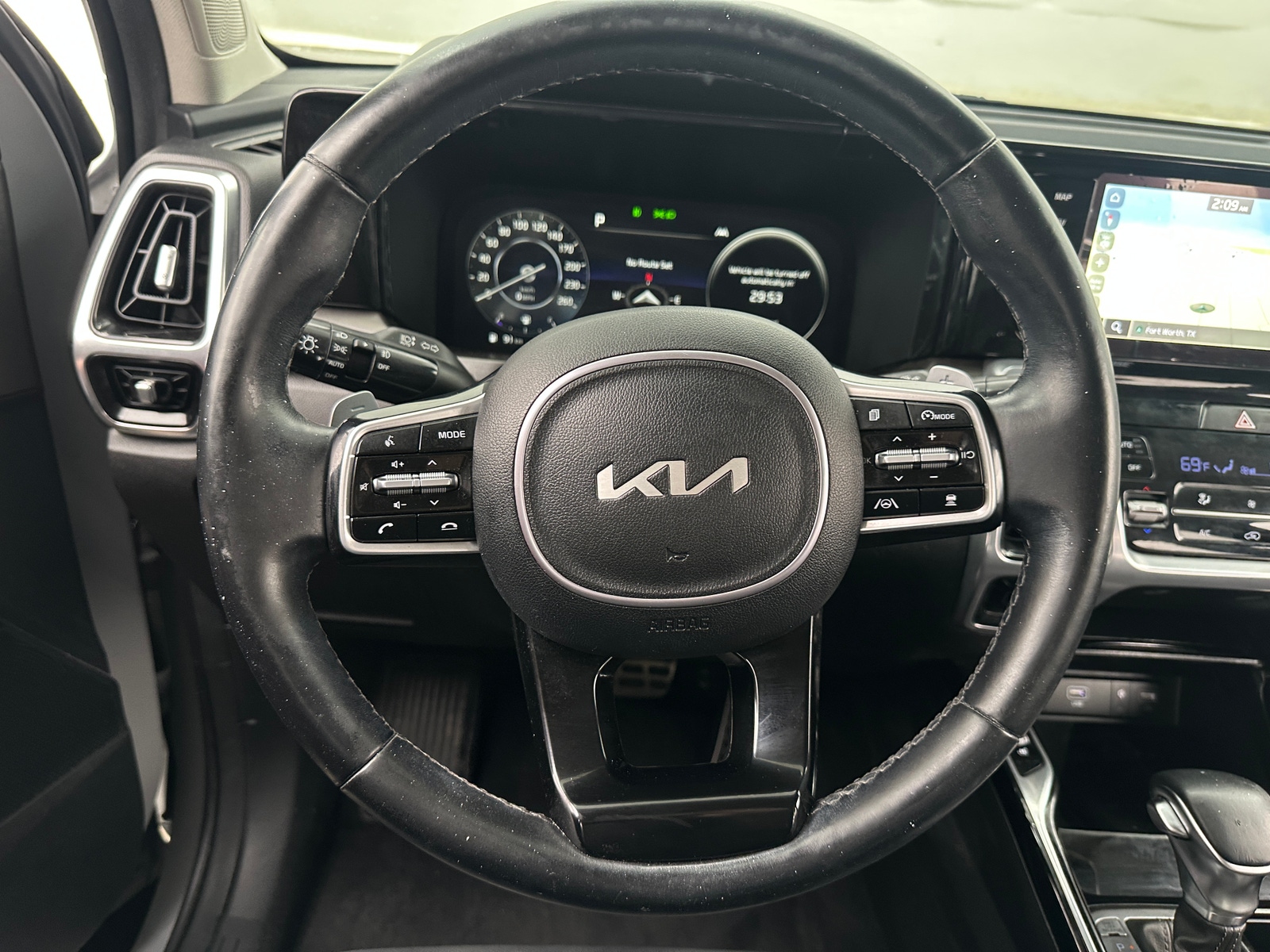 Thumbnail: 2023 Kia Sorento - 4