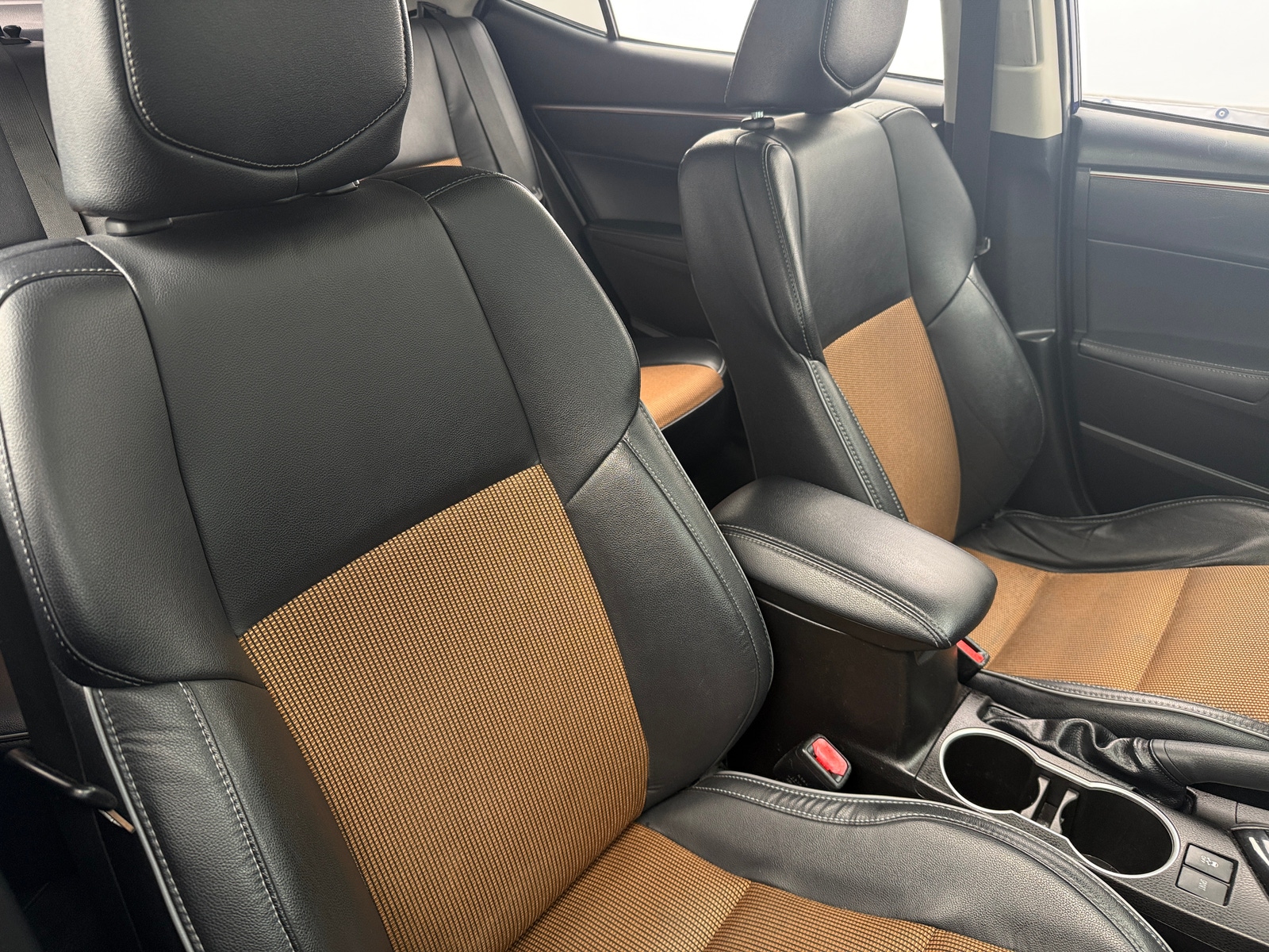 Thumbnail: 2014 Toyota Corolla - 2