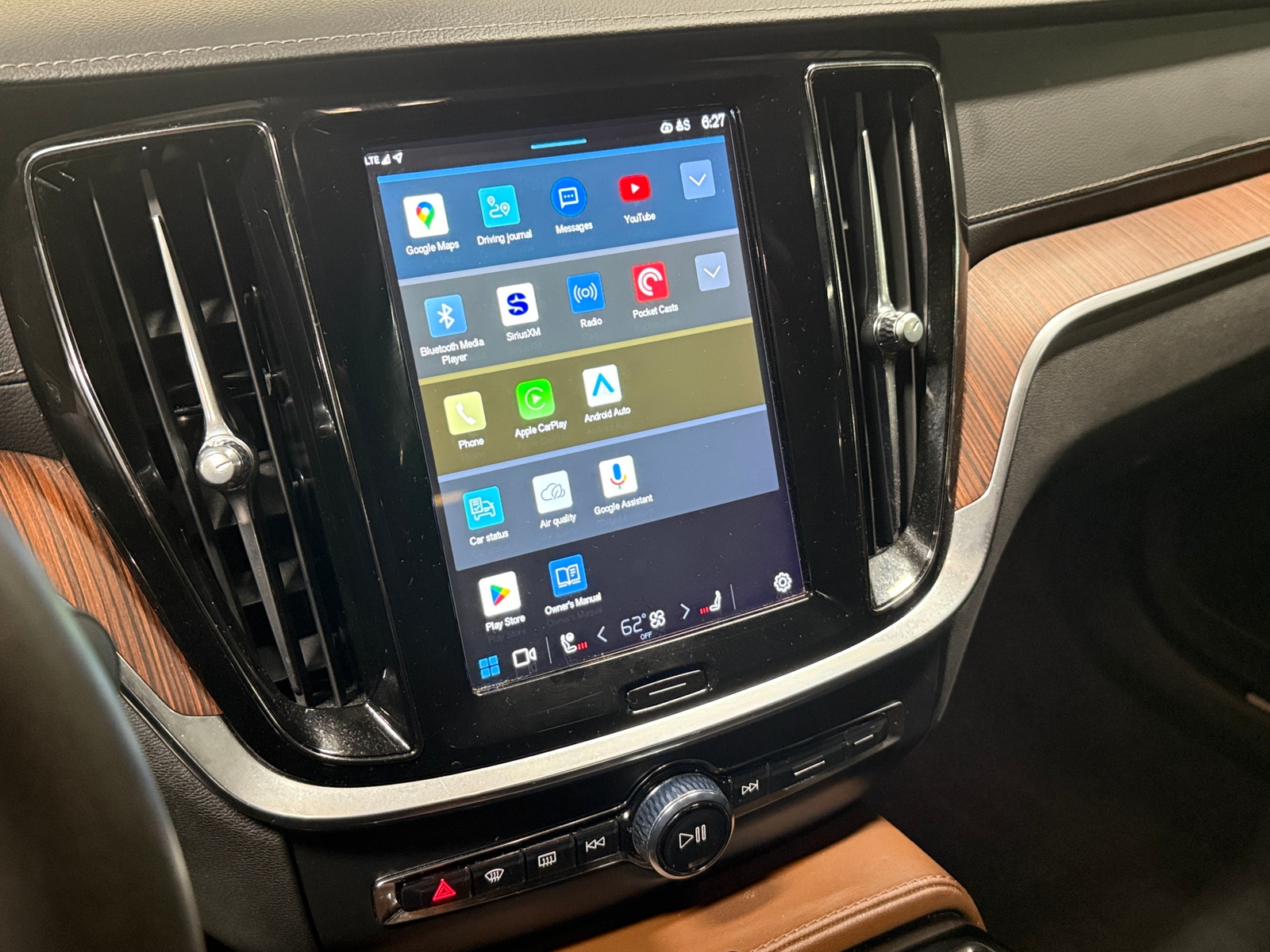 Thumbnail: 2023 Volvo S60 - 3