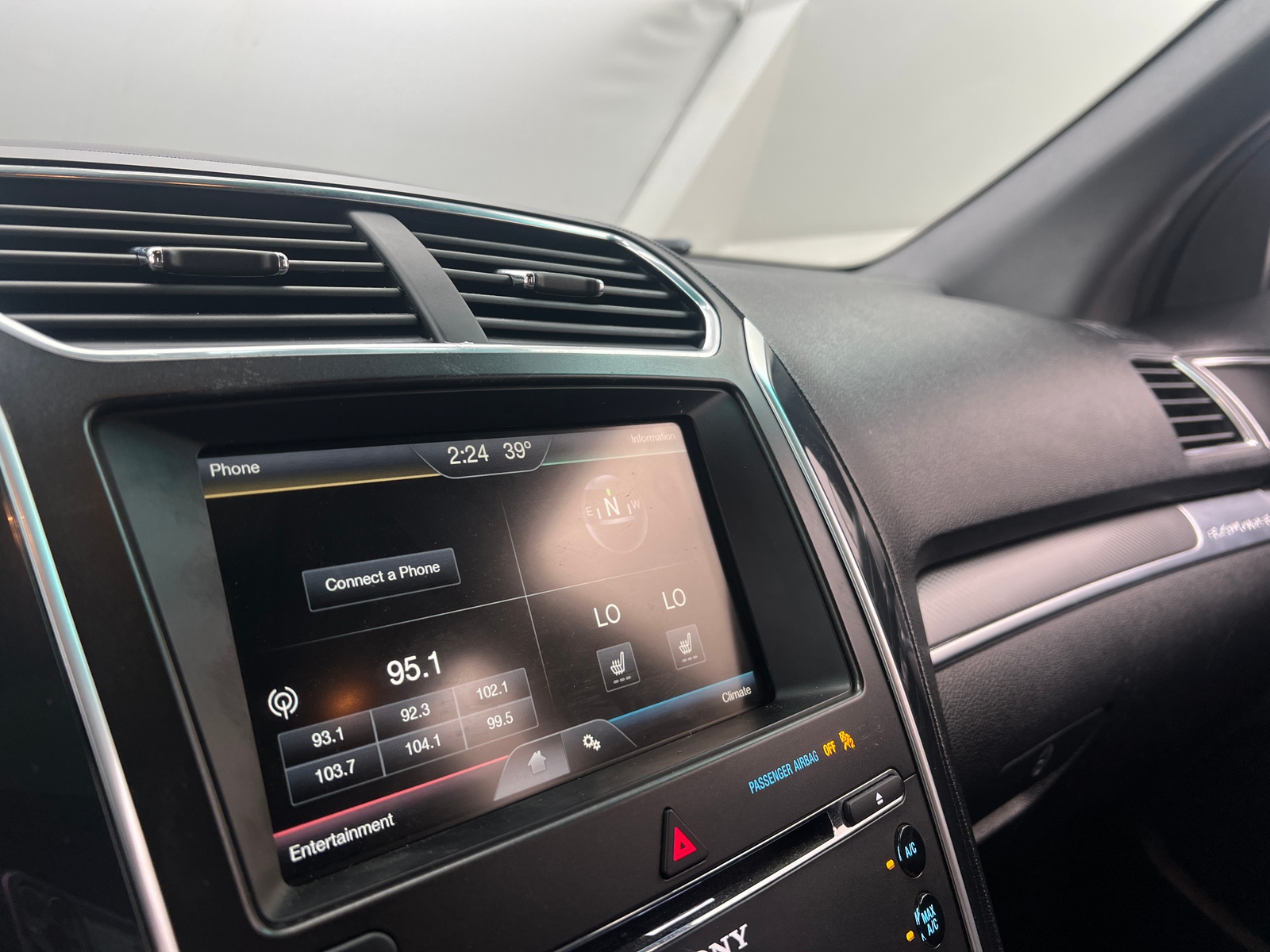 Thumbnail: 2016 Ford Explorer - 3