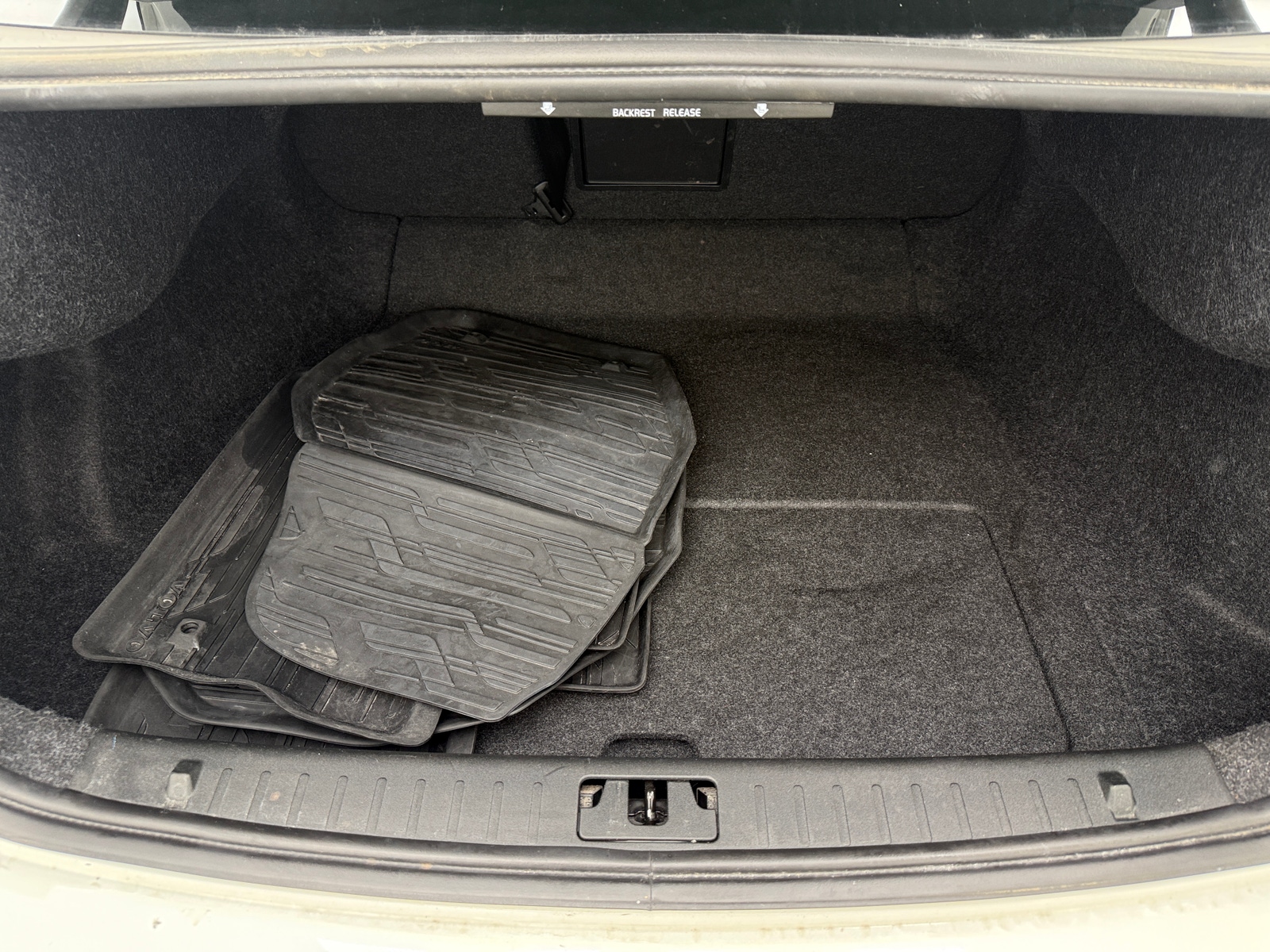 Thumbnail: 2016 Volvo S60 - 6