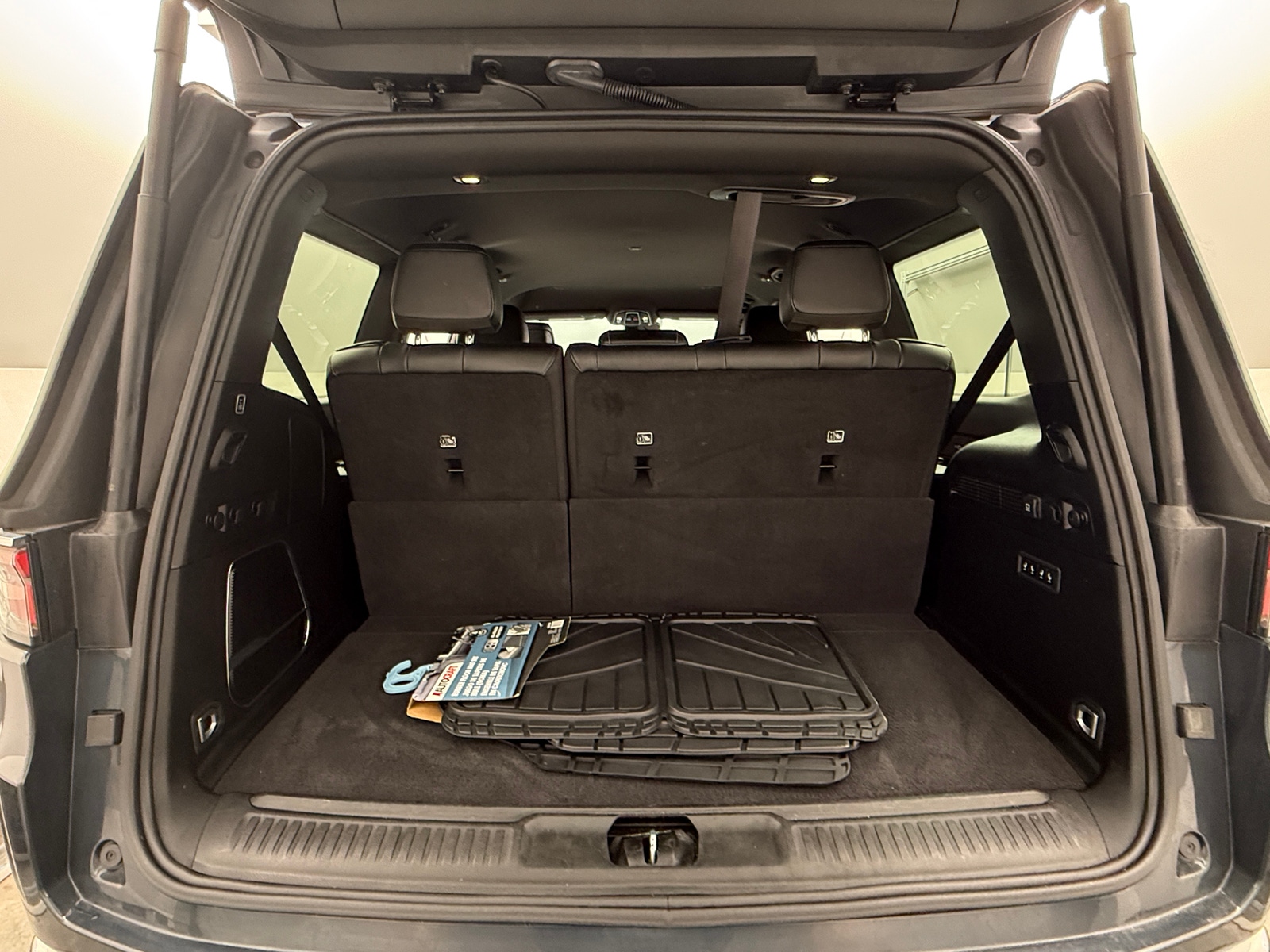 Thumbnail: 2024 Jeep Wagoneer - 6