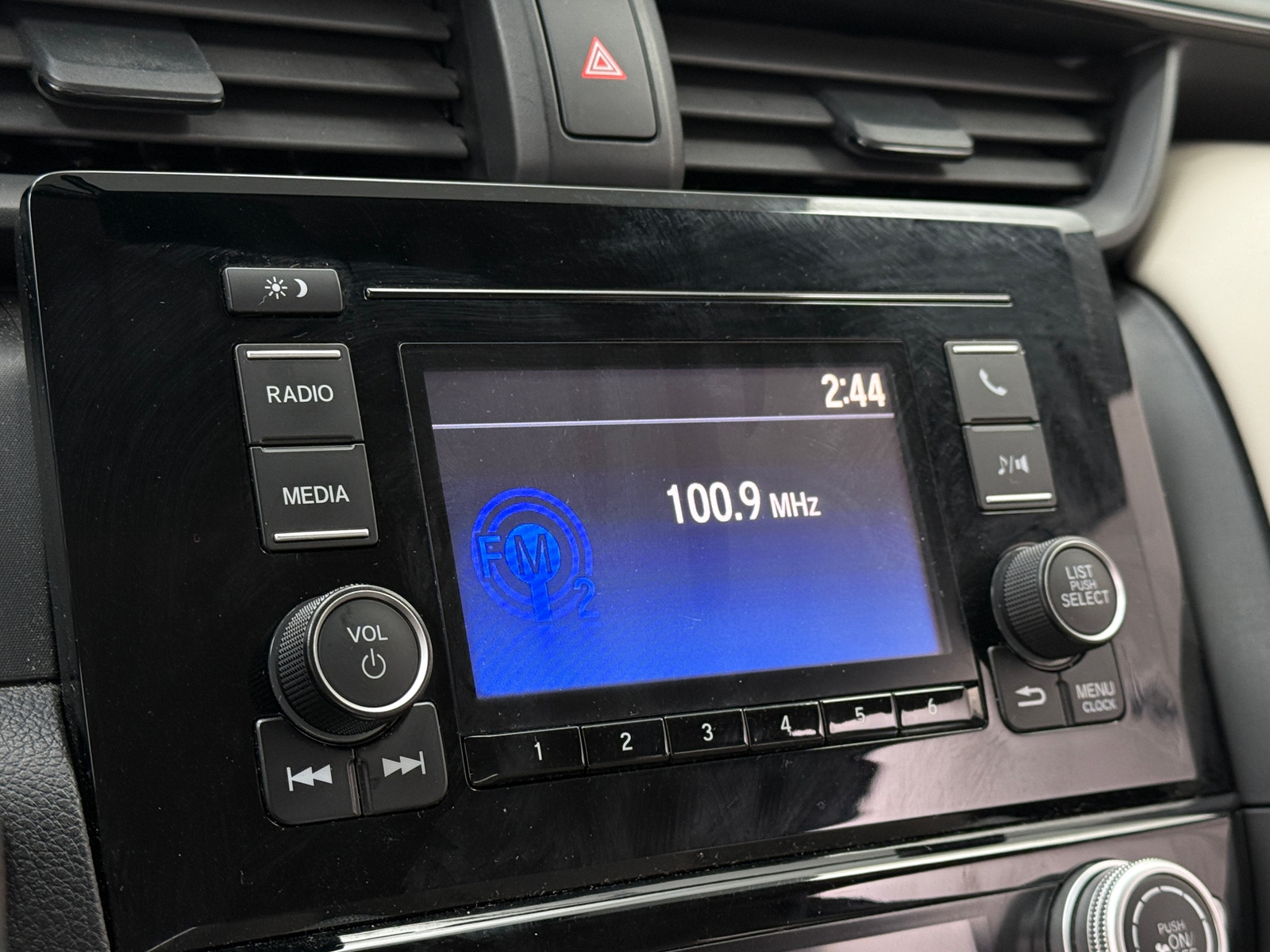 Thumbnail: 2019 Honda Insight - 4