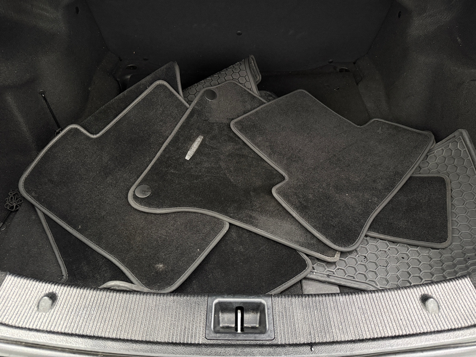 Thumbnail: 2011 Mercedes-Benz C-Class - 6