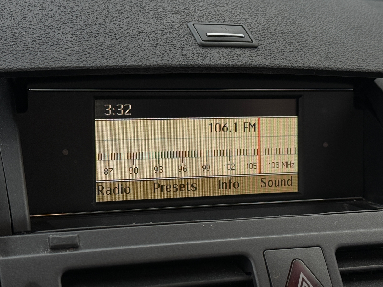 Thumbnail: 2011 Mercedes-Benz C-Class - 3