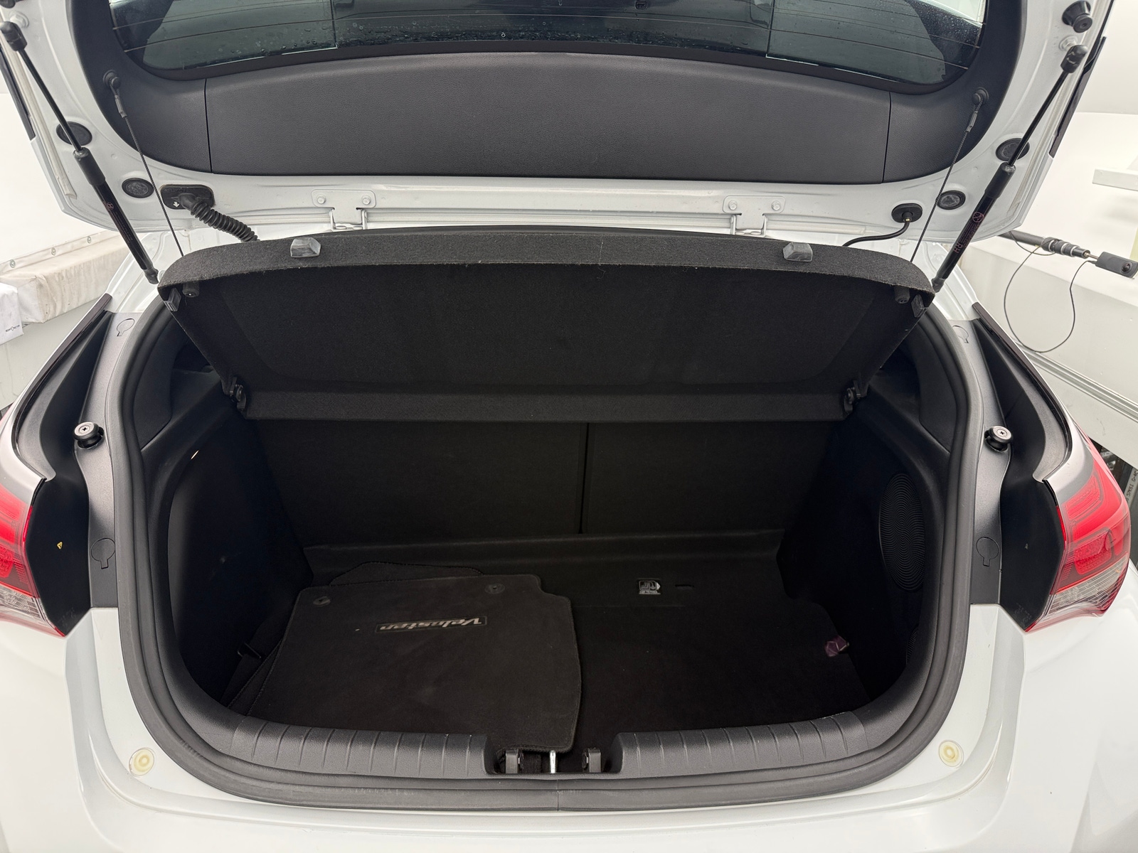 Thumbnail: 2020 Hyundai Veloster - 5