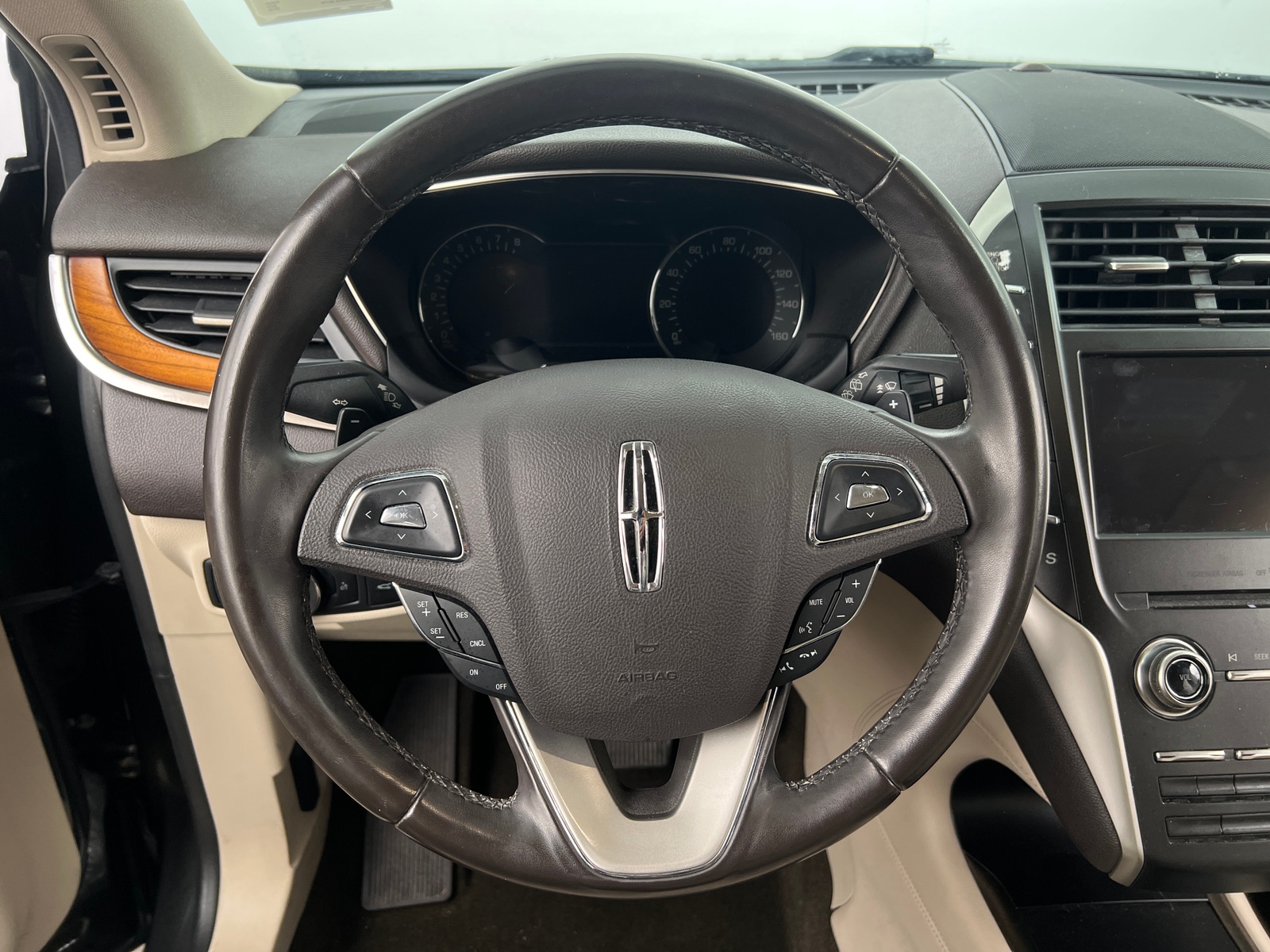 Thumbnail: 2019 Lincoln MKC - 4