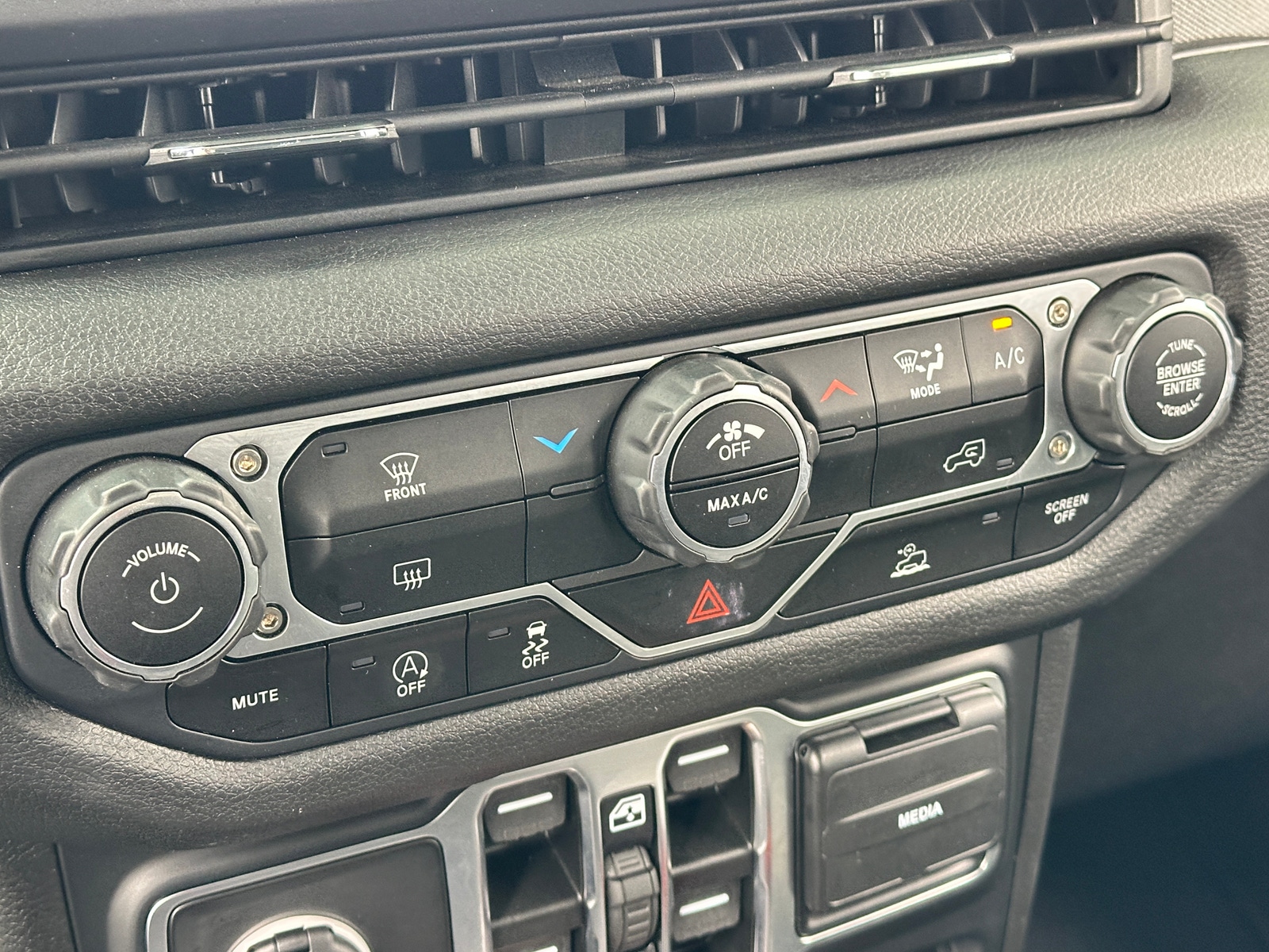 Thumbnail: 2025 Jeep Wrangler - 4