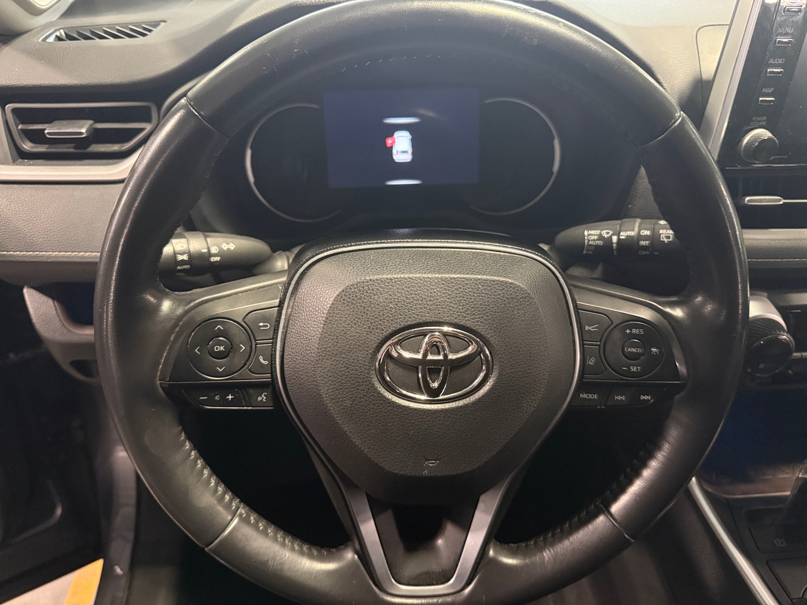 Thumbnail: 2020 Toyota RAV4 - 4