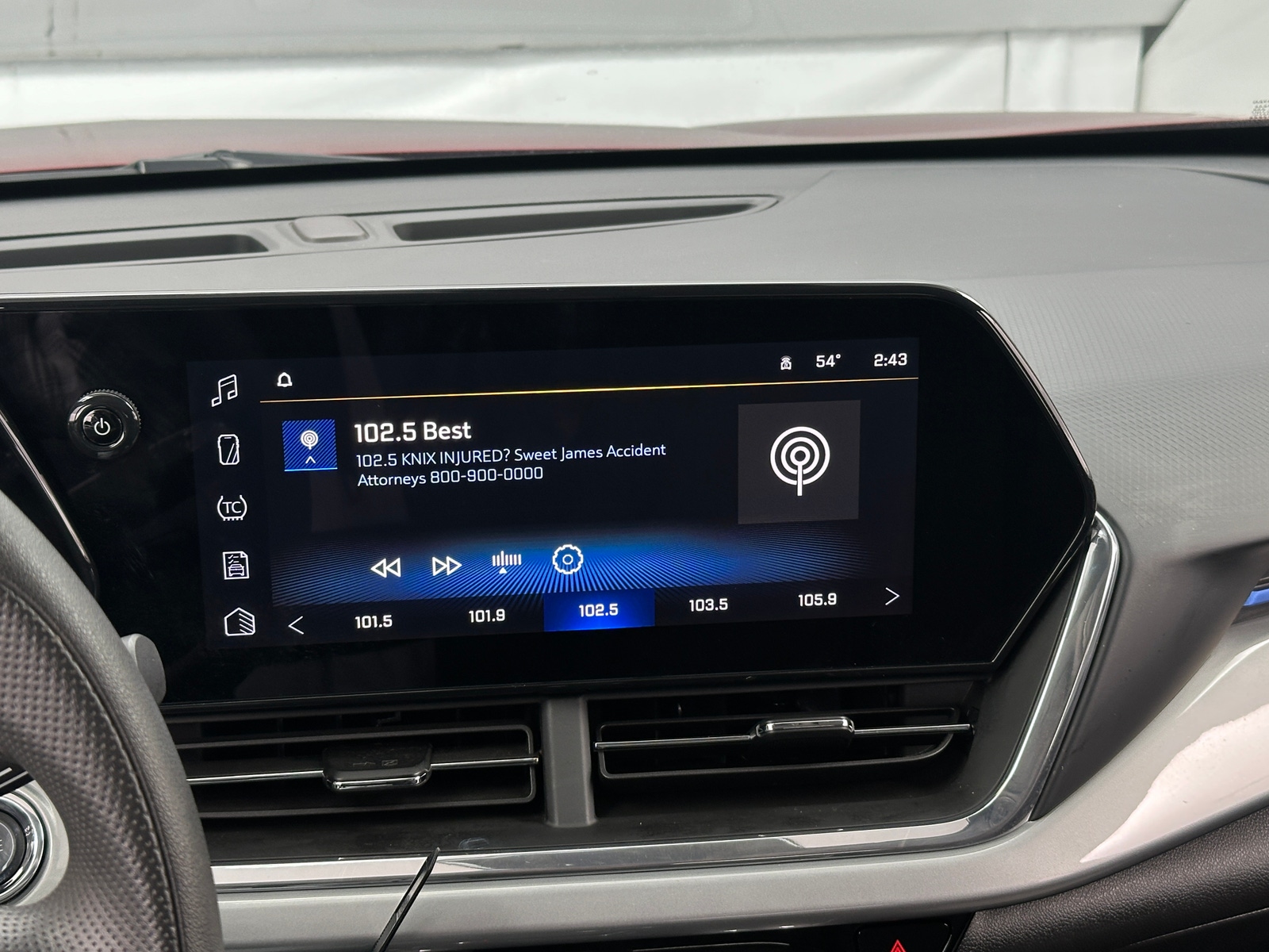 Thumbnail: 2025 Chevrolet Trax - 4