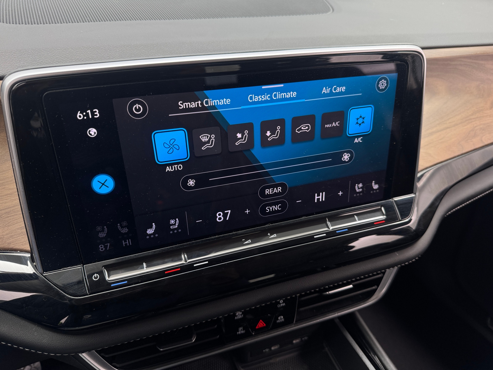 Thumbnail: 2024 Volkswagen Atlas - 3